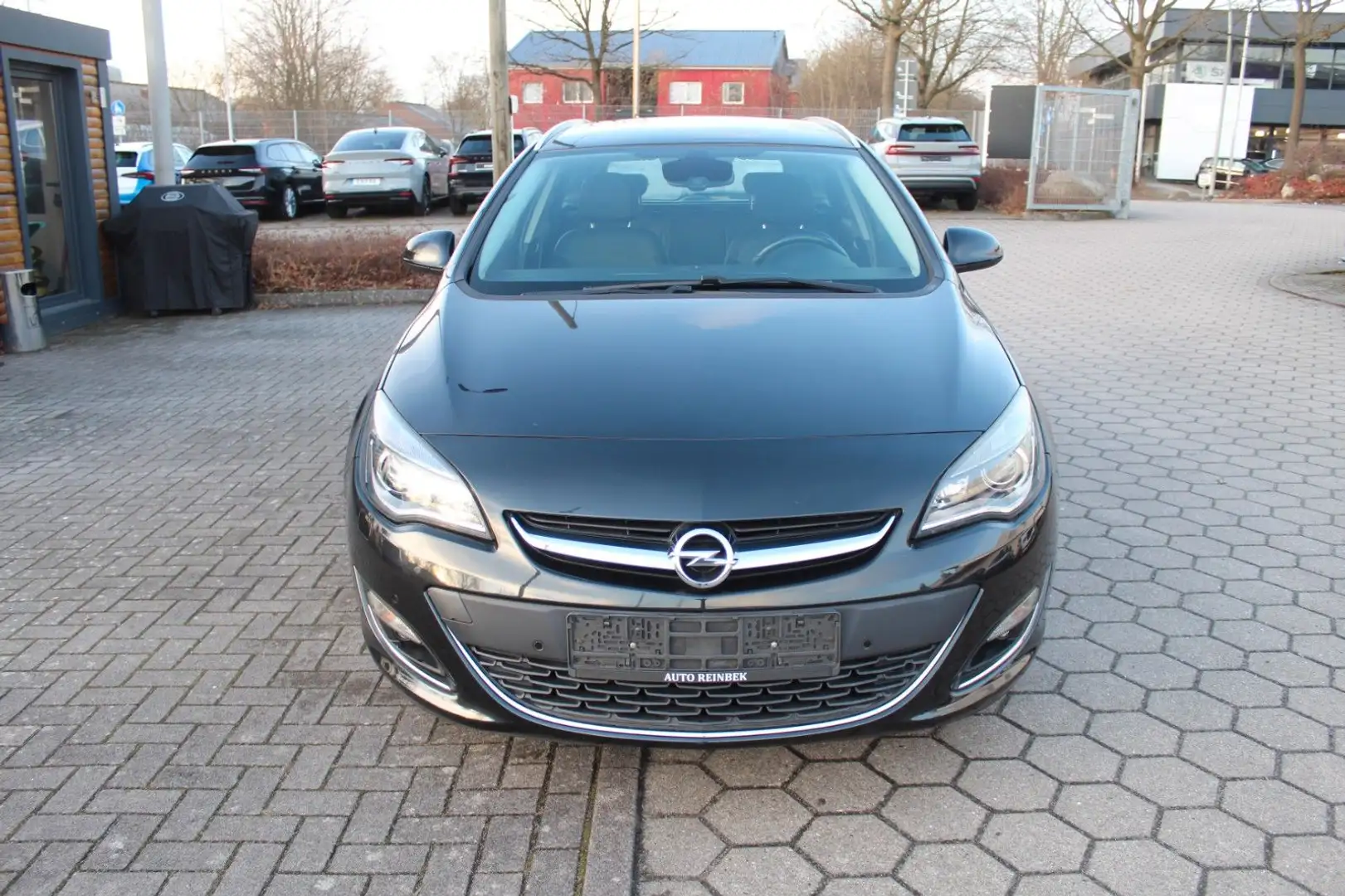 Opel Astra J Sports Tourer 1.4 T Automatik Innovation Schwarz - 2