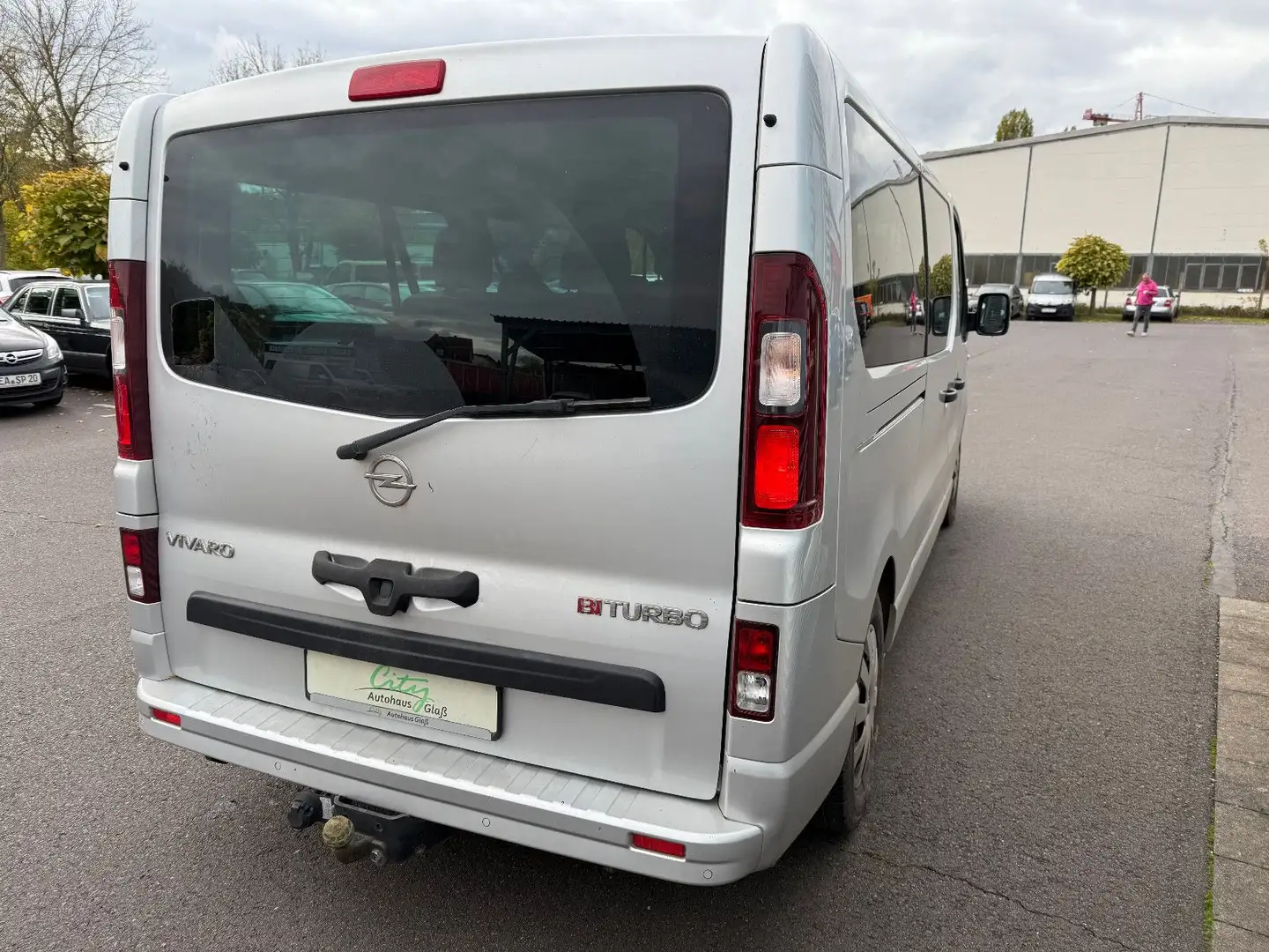 Opel Vivaro B Kombi Tour L2H1+9 Sitze+AHK+Klima+Navi Grau - 2