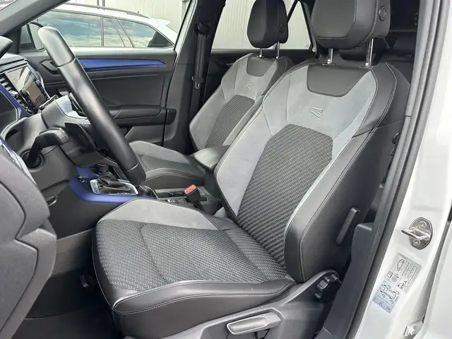 Volkswagen T-Roc view 9