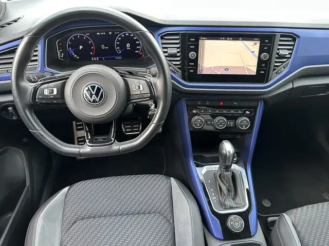Volkswagen T-Roc view 11