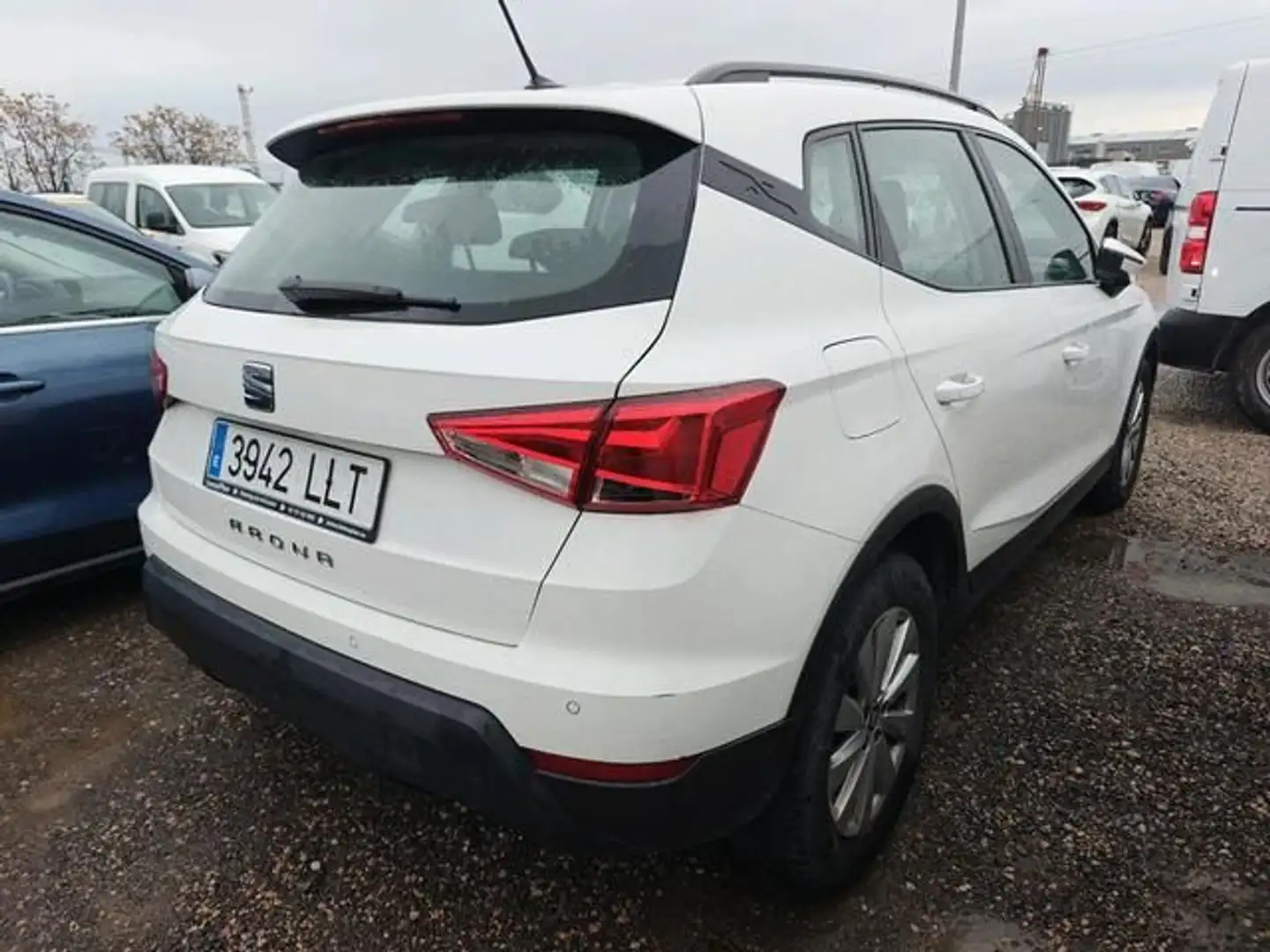 SEAT Arona 1.0 TSI Ecomotive S&S Style 110 Blanco - 2