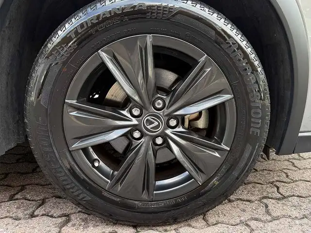 Lexus UX view 10