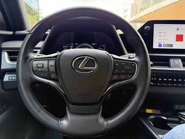 Lexus UX view 12