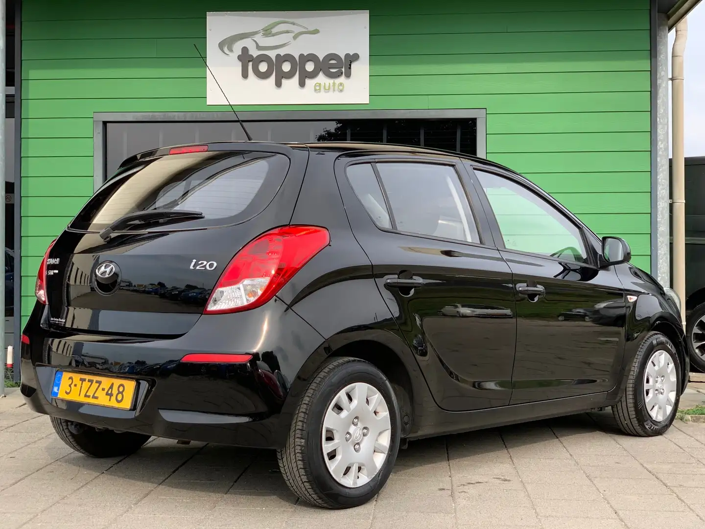 Hyundai i20 1.2i i-Drive | Met Nieuwe APK | Airco | 5 Deurs | Noir - 2