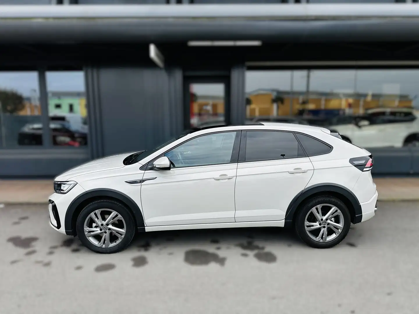 Volkswagen Taigo 1.0 TSI 110 CV R-Line Bianco - 2
