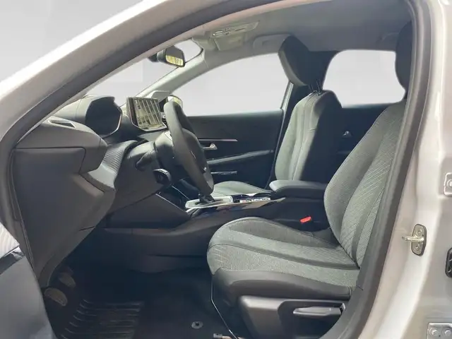 Peugeot 208 view 7