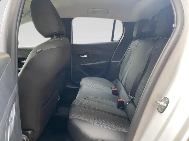 Peugeot 208 view 8