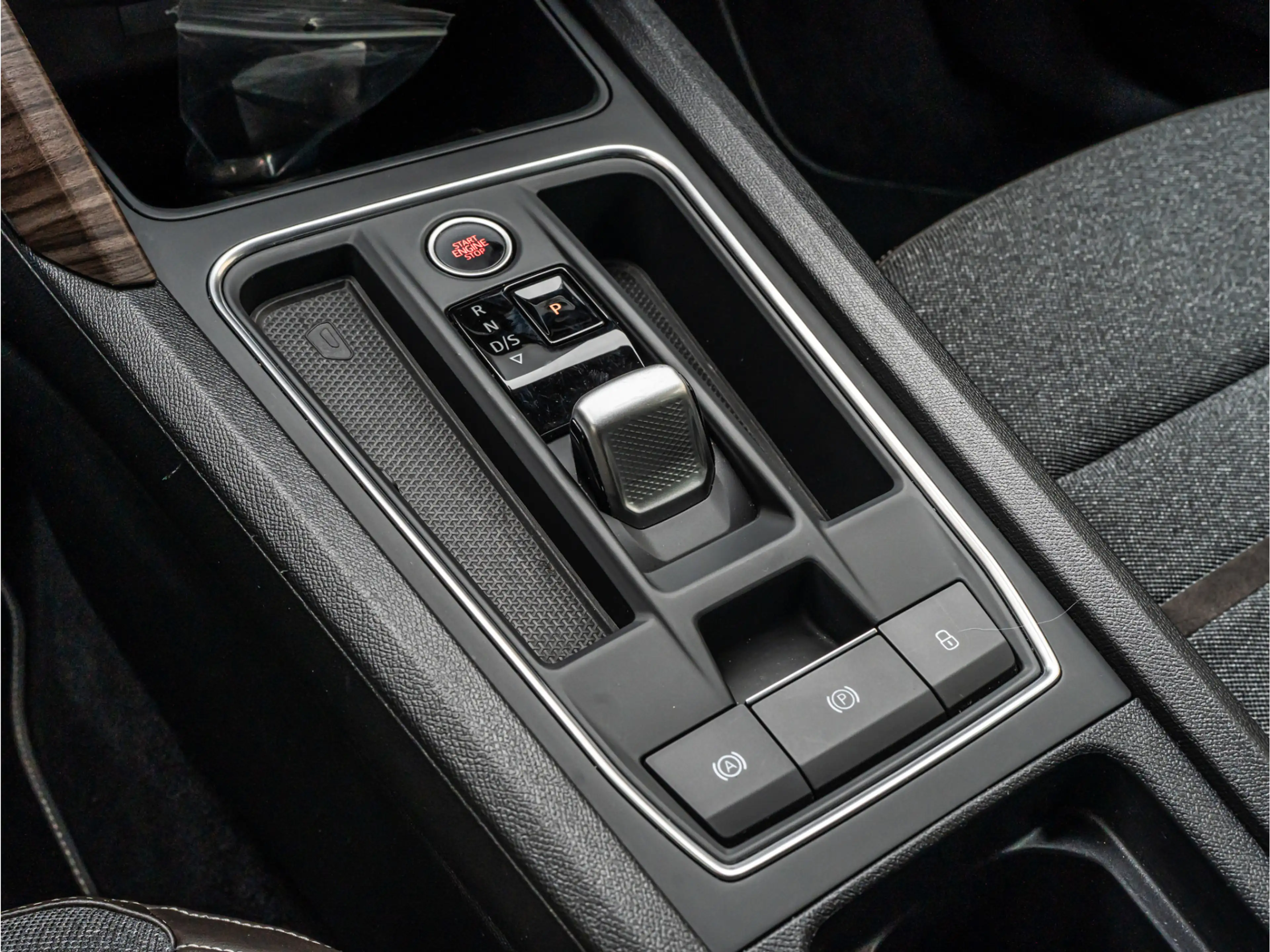 SEAT Leon e-Hybrid Sportstourer 1.4 TSI Xcellence eHybrid PHEV CAMERA — photo 31