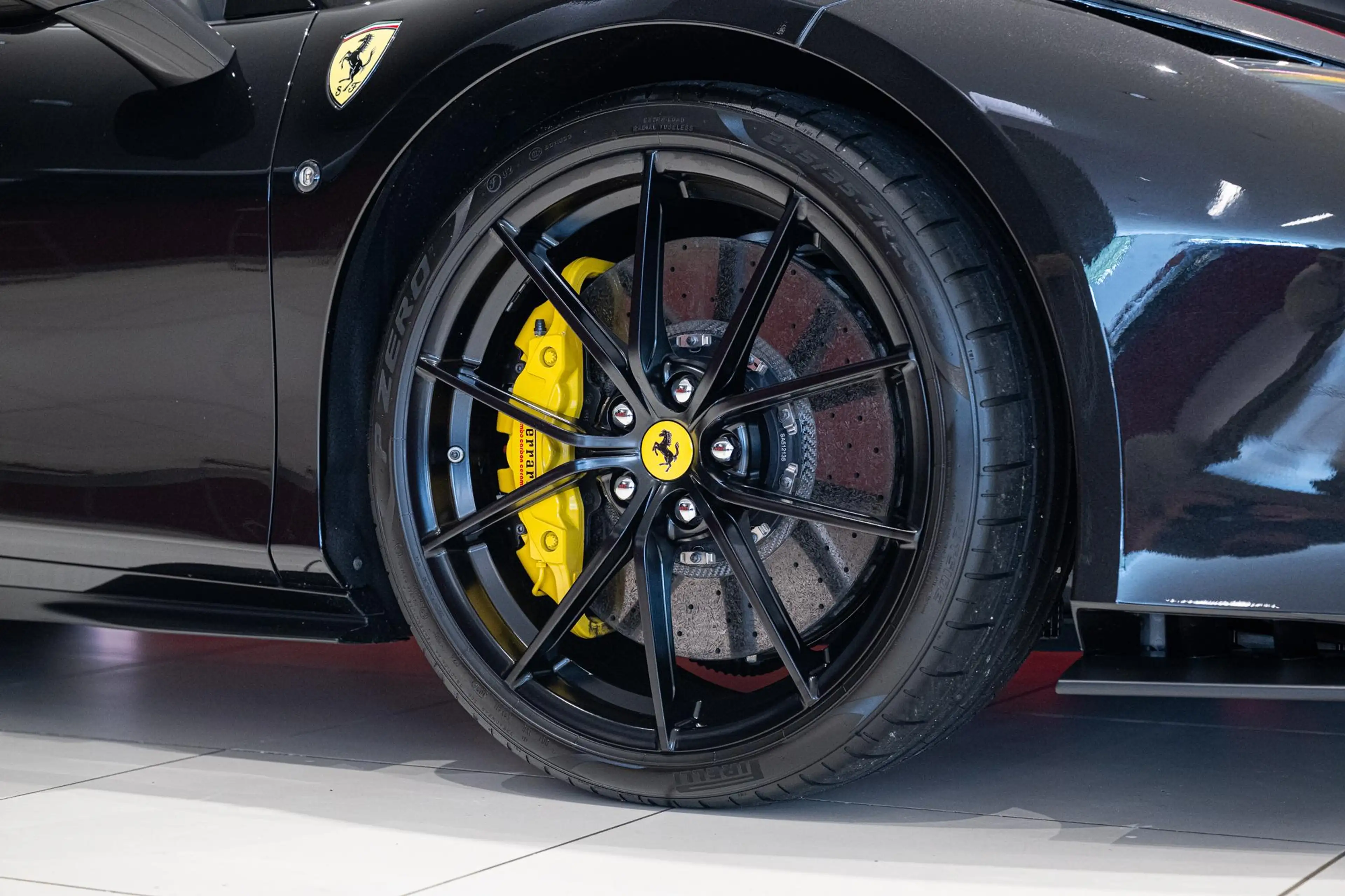 Ferrari F8 Spider - Kroymans Ferrari — photo 5