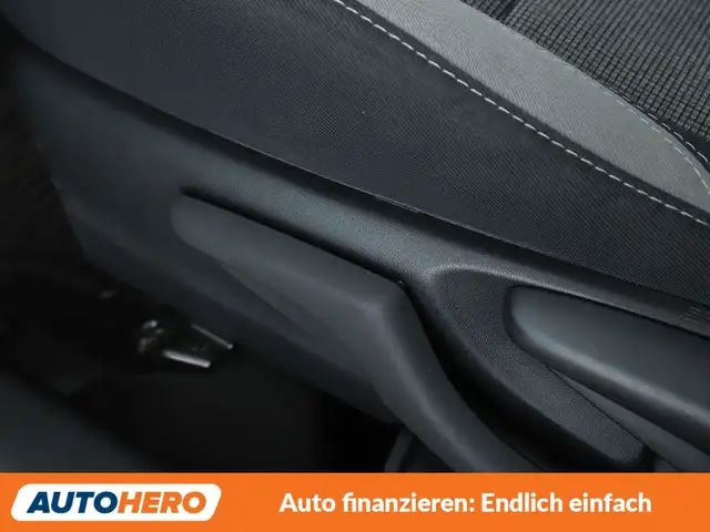 Toyota Yaris view 29
