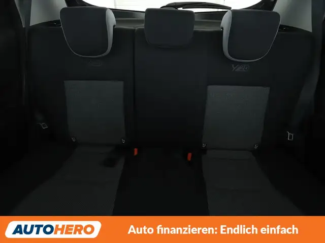 Toyota Yaris view 16