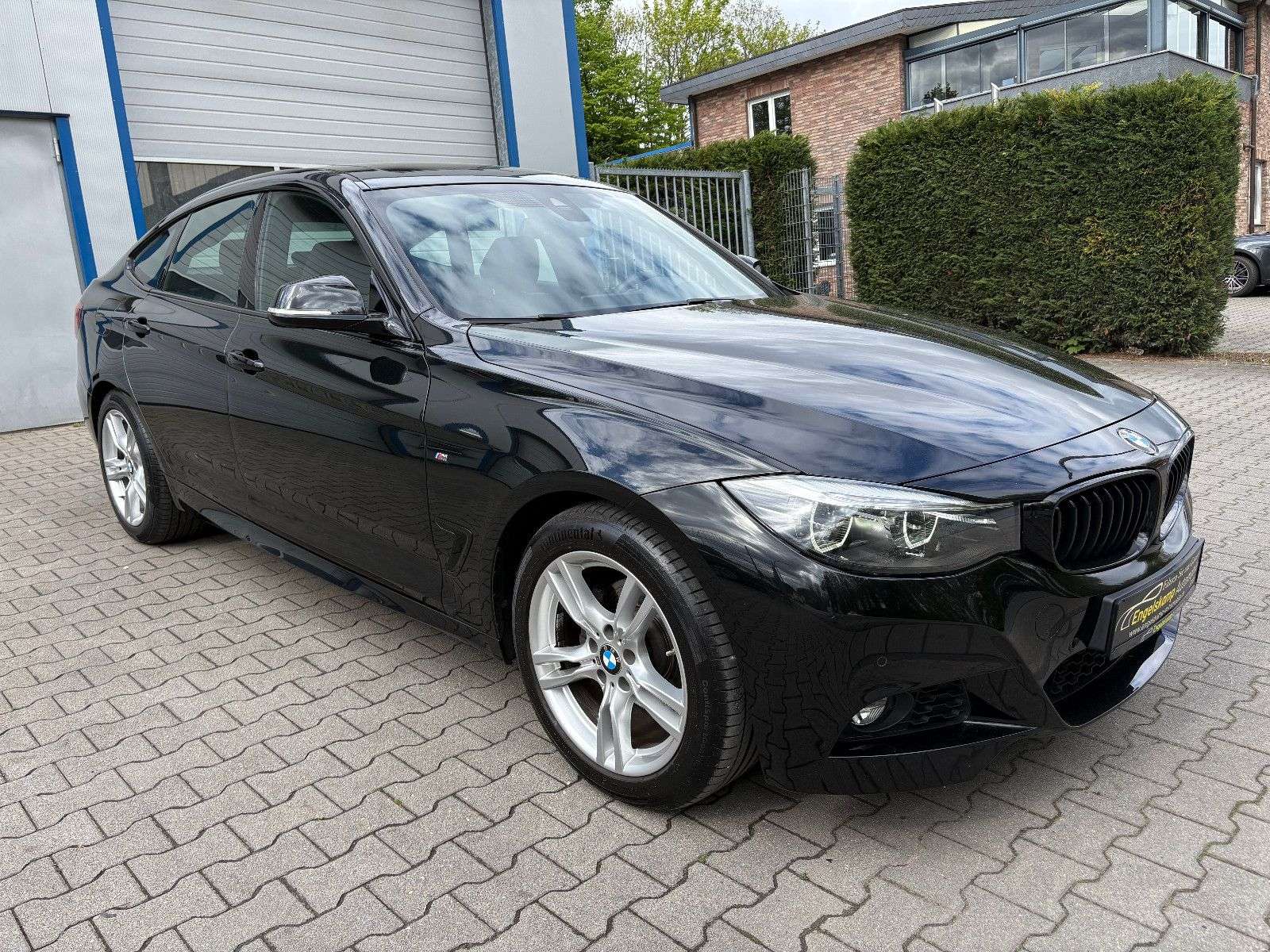Second hand Bmw 3 Series 320
