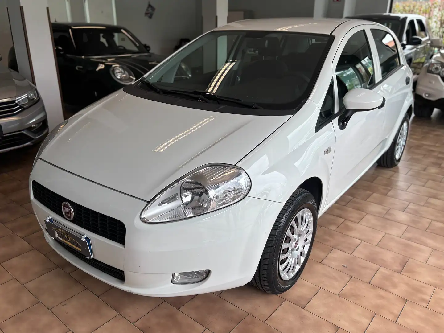 Fiat Punto 5p 1.4 natural power *NEOPATENTATI Bianco - 1