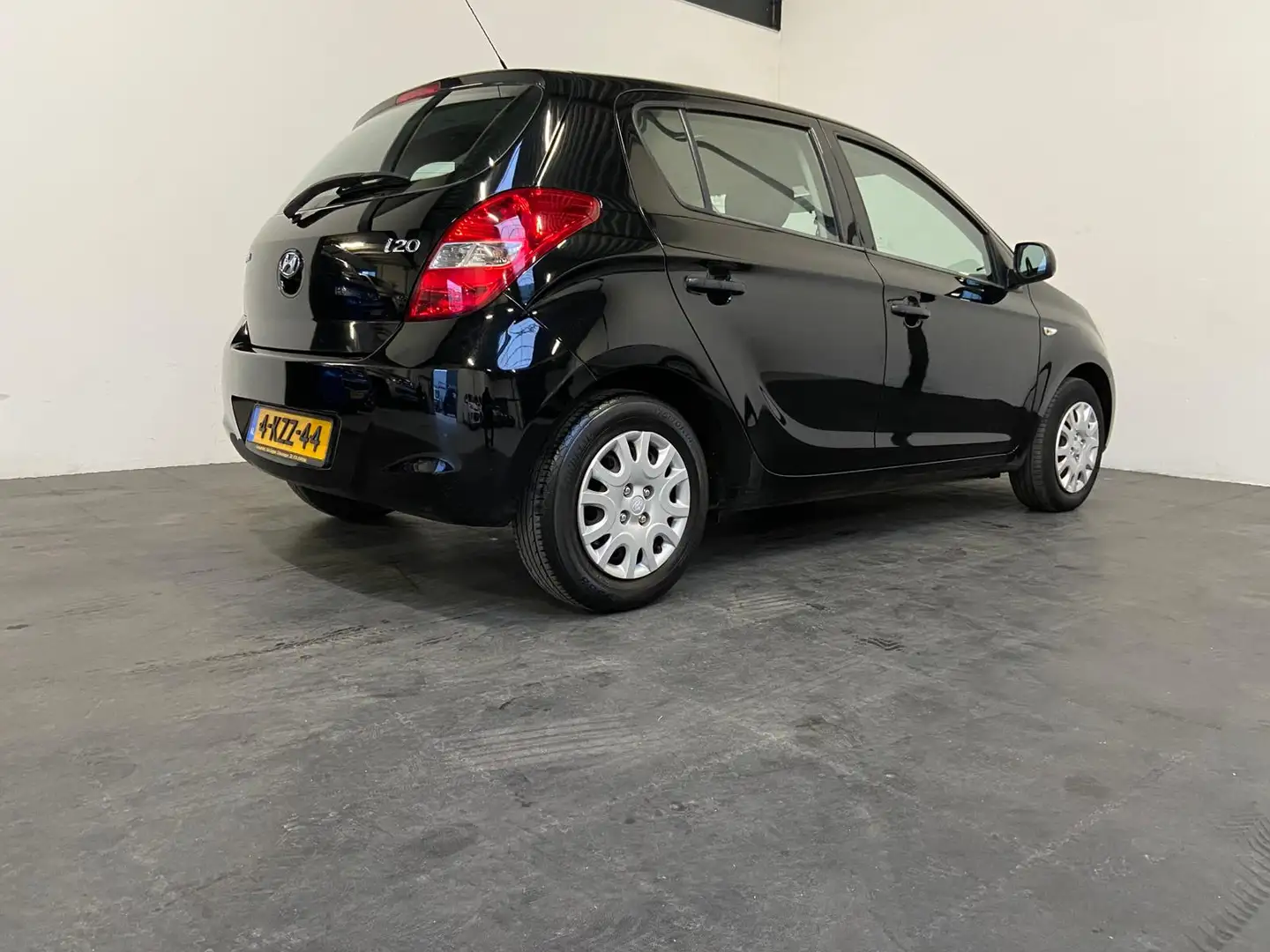 Hyundai i20 1.2i Business Edition. Airco. Elek Pakket! Negro - 2