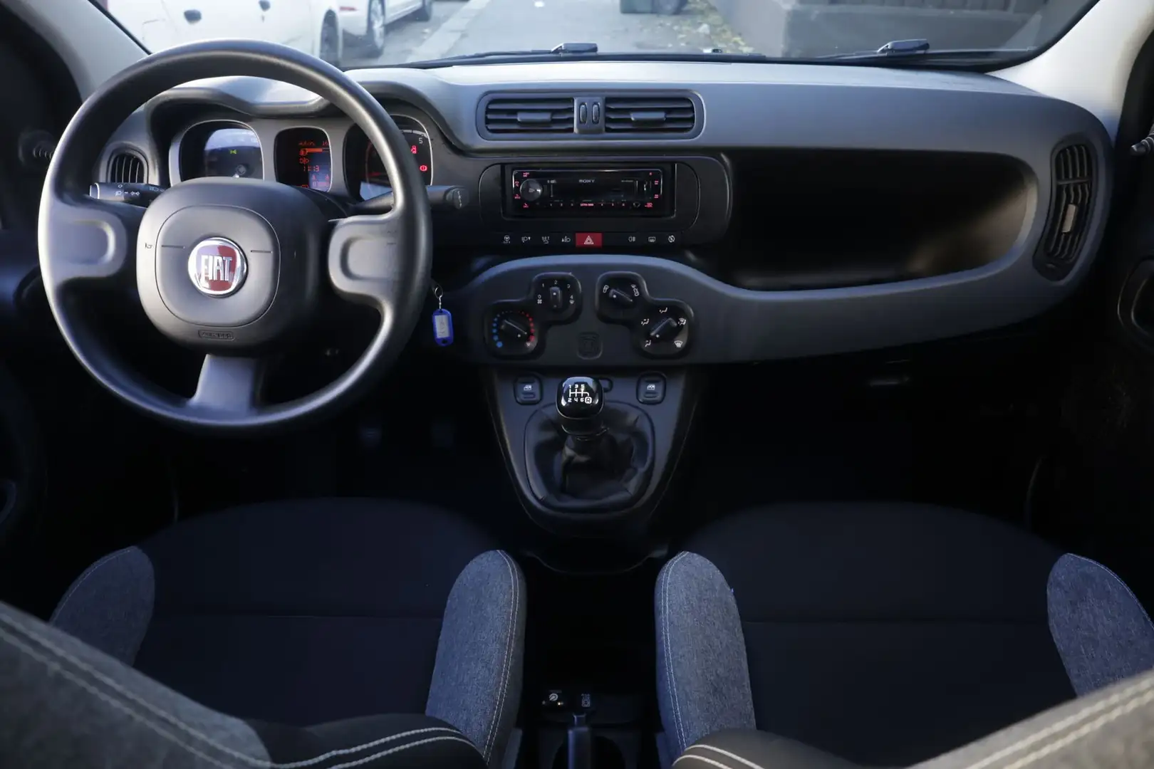 Fiat Panda FIAT Panda 1.0 FireFly S&S Hybrid Promozione Unic Grijs - 2