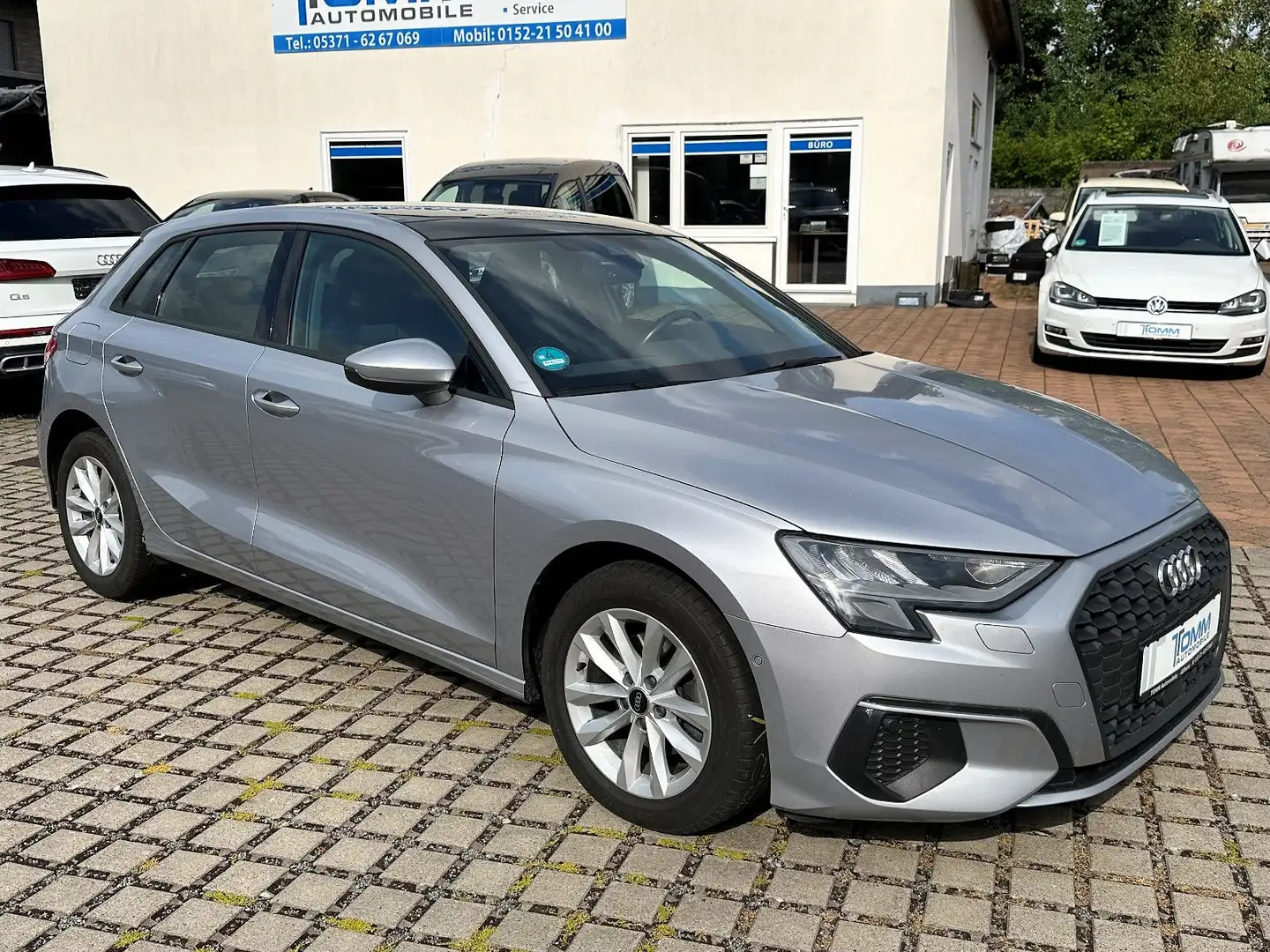 Audi A3 Sportback 35 TDI Autom. / LED / PANORAMA Zilver - 2