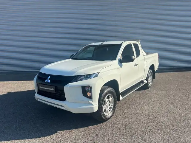 Mitsubishi L200 2.3 D Club Cab 4x4 Easy Select Invite Connect