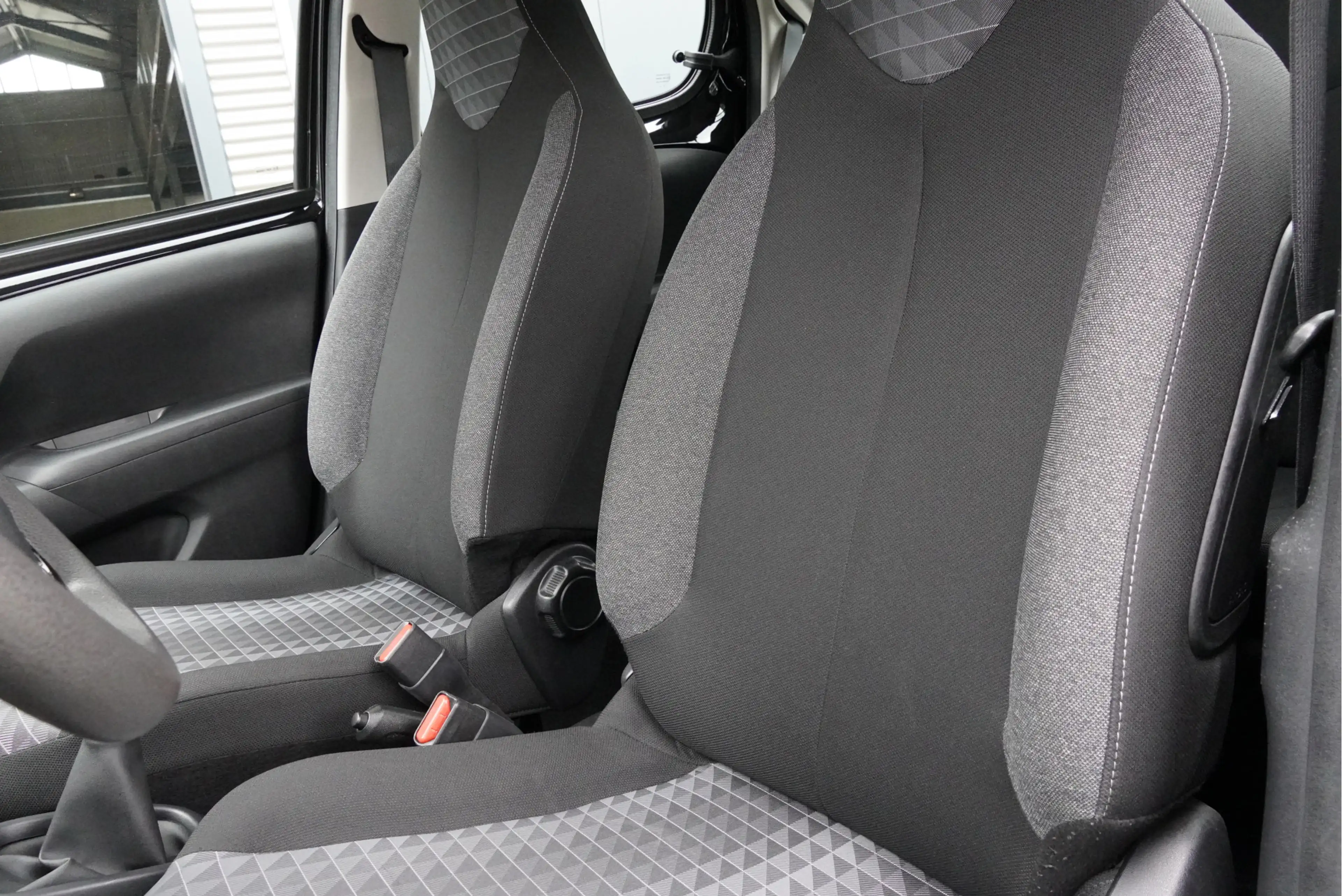 Peugeot 108 1.0 e-VTi 5drs Active BJ2022 Led dagrijverlichting — photo 8