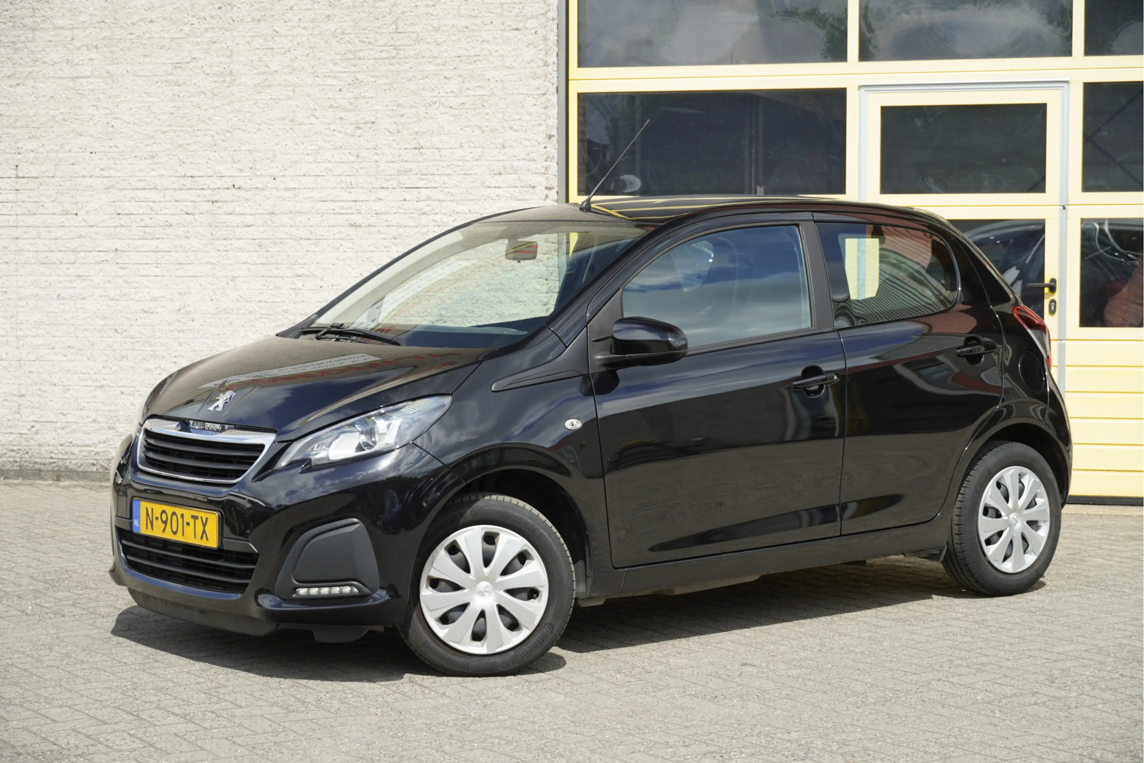 Peugeot 108 1.0 e-VTi 5drs Active BJ2022 Led dagrijverlichting — photo 2