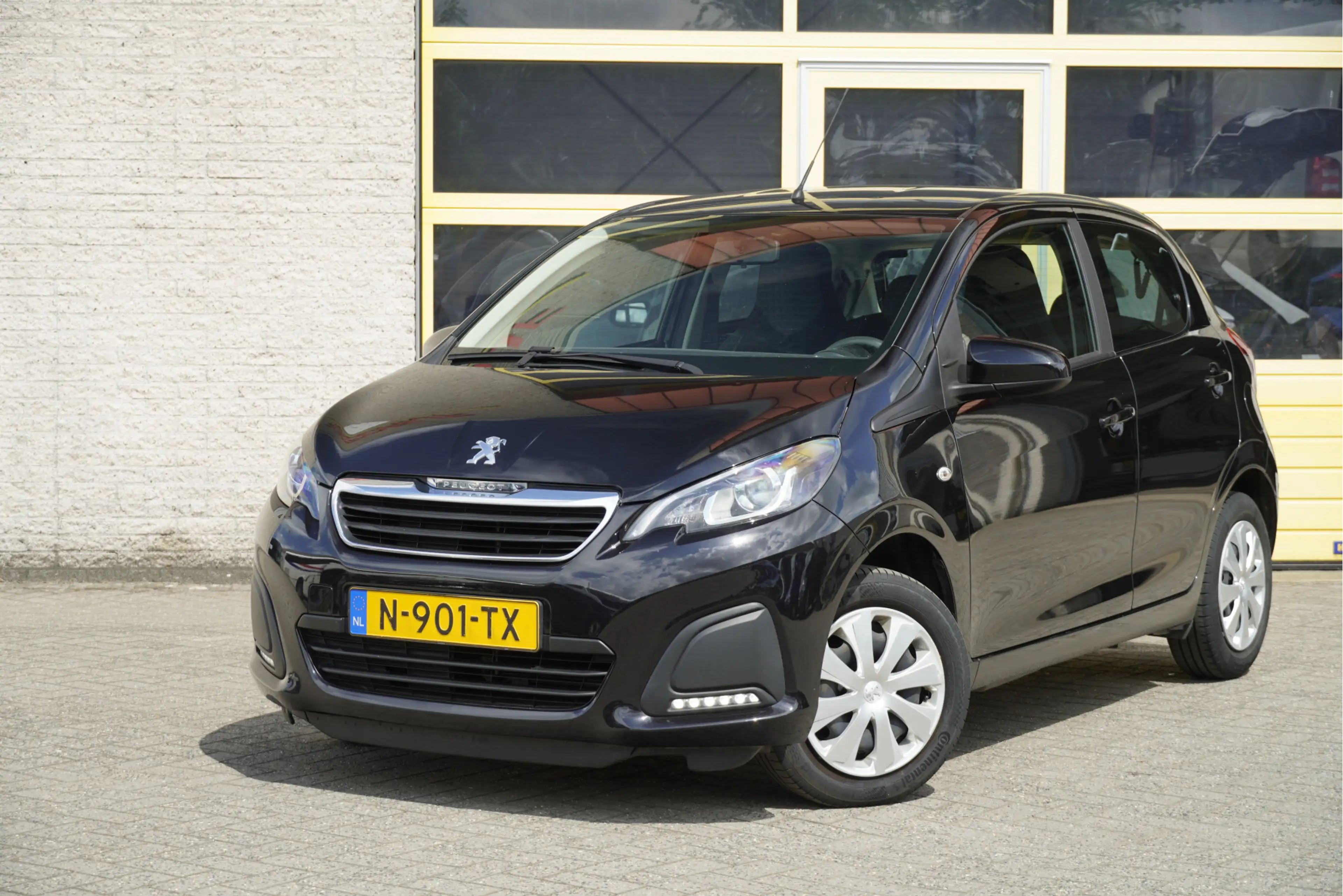 Peugeot 108 1.0 e-VTi 5drs Active BJ2022 Led dagrijverlichting — photo 3