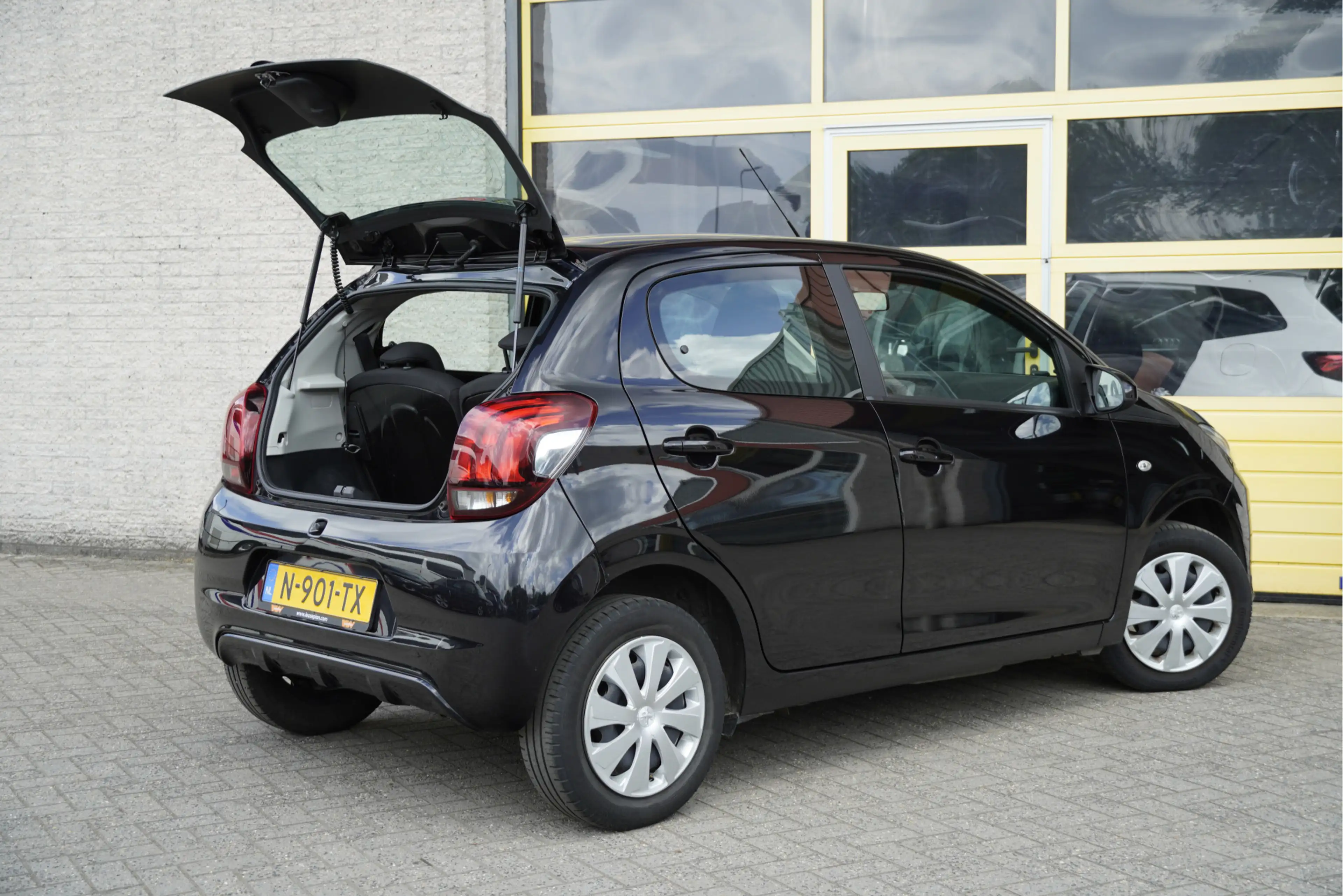 Peugeot 108 1.0 e-VTi 5drs Active BJ2022 Led dagrijverlichting — photo 11