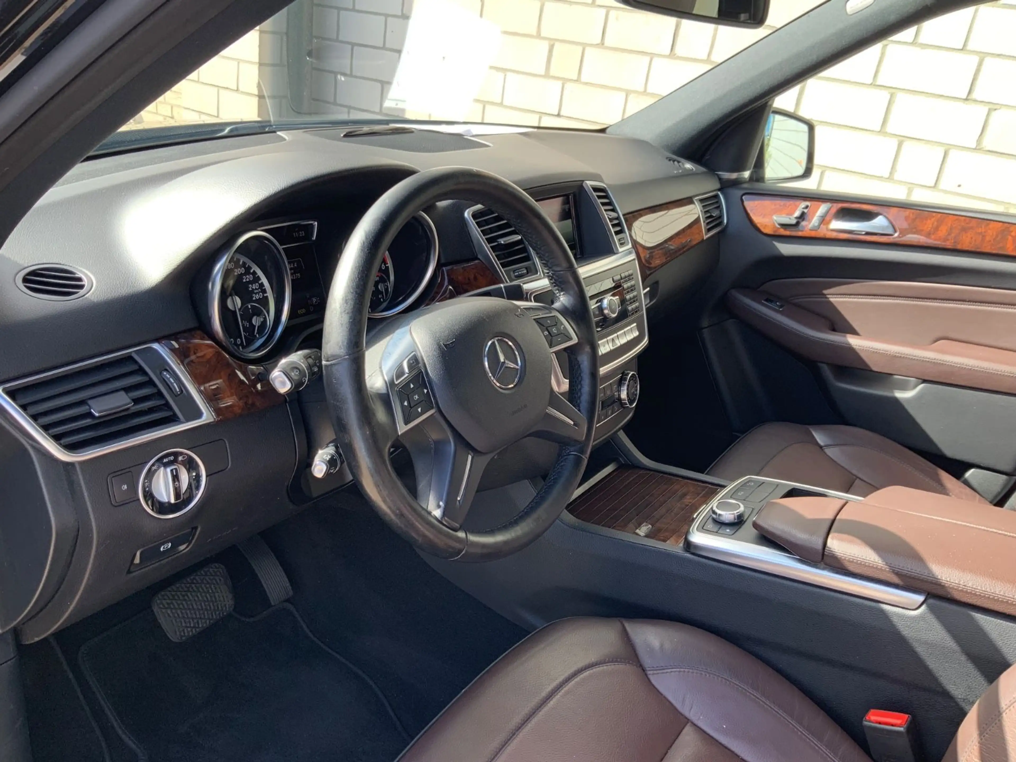 Mercedes-Benz ML 350 CDI BlueTec 4Matic Leder/DisT/AHK/Xen/Kam — photo 19
