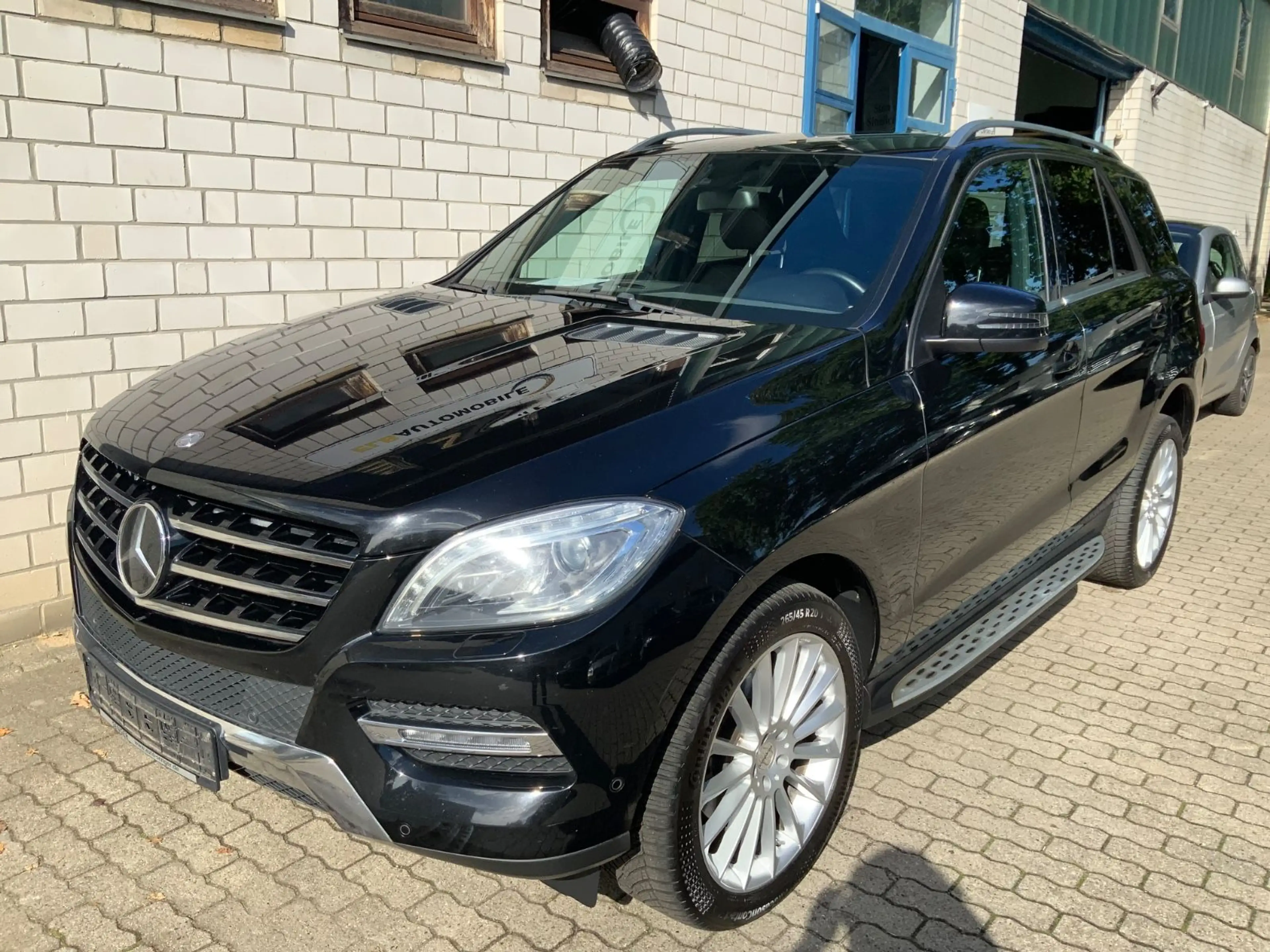 Mercedes-Benz ML 350 CDI BlueTec 4Matic Leder/DisT/AHK/Xen/Kam — photo 2