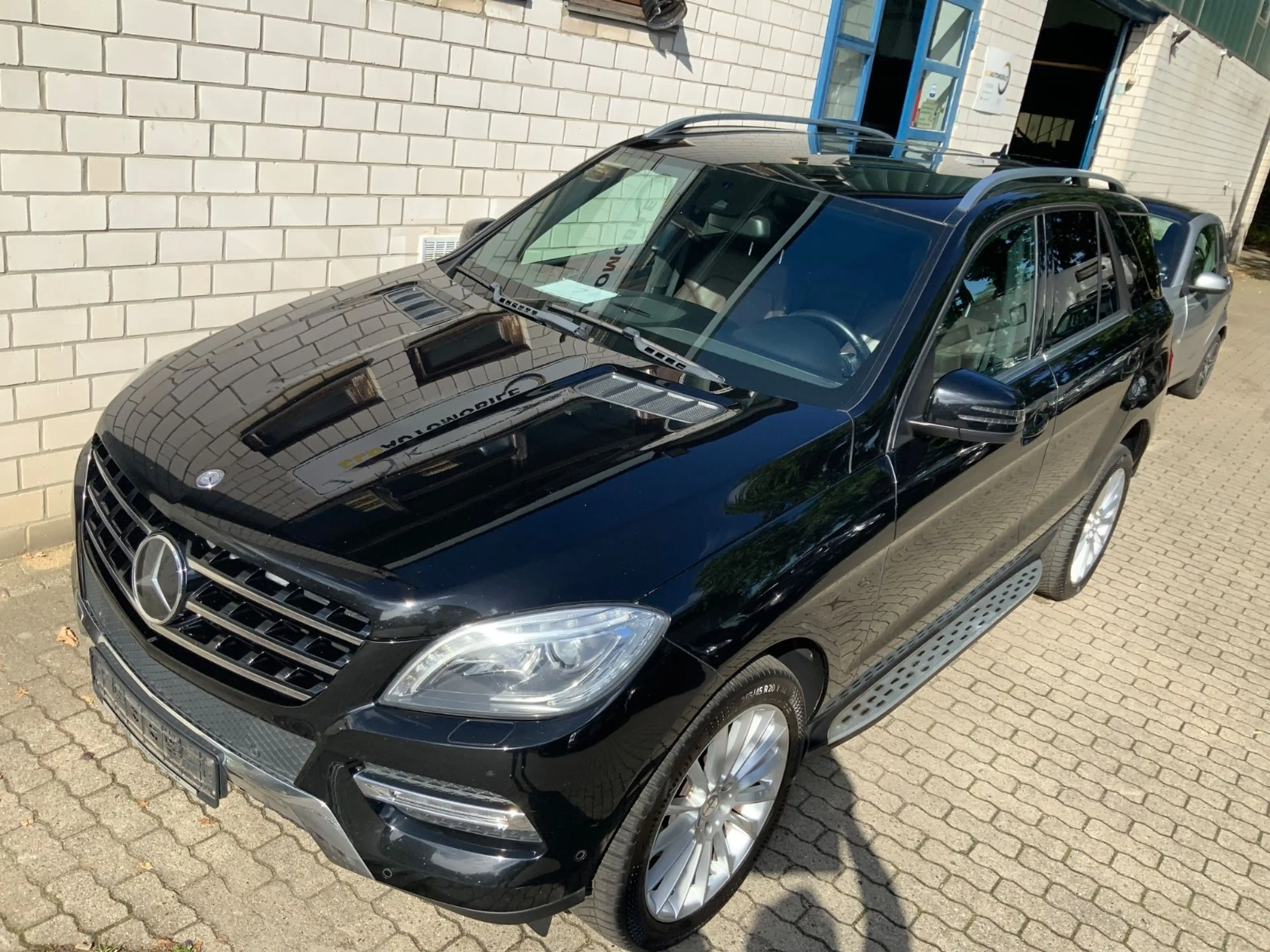 Mercedes-Benz ML 350 CDI BlueTec 4Matic Leder/DisT/AHK/Xen/Kam — photo 36