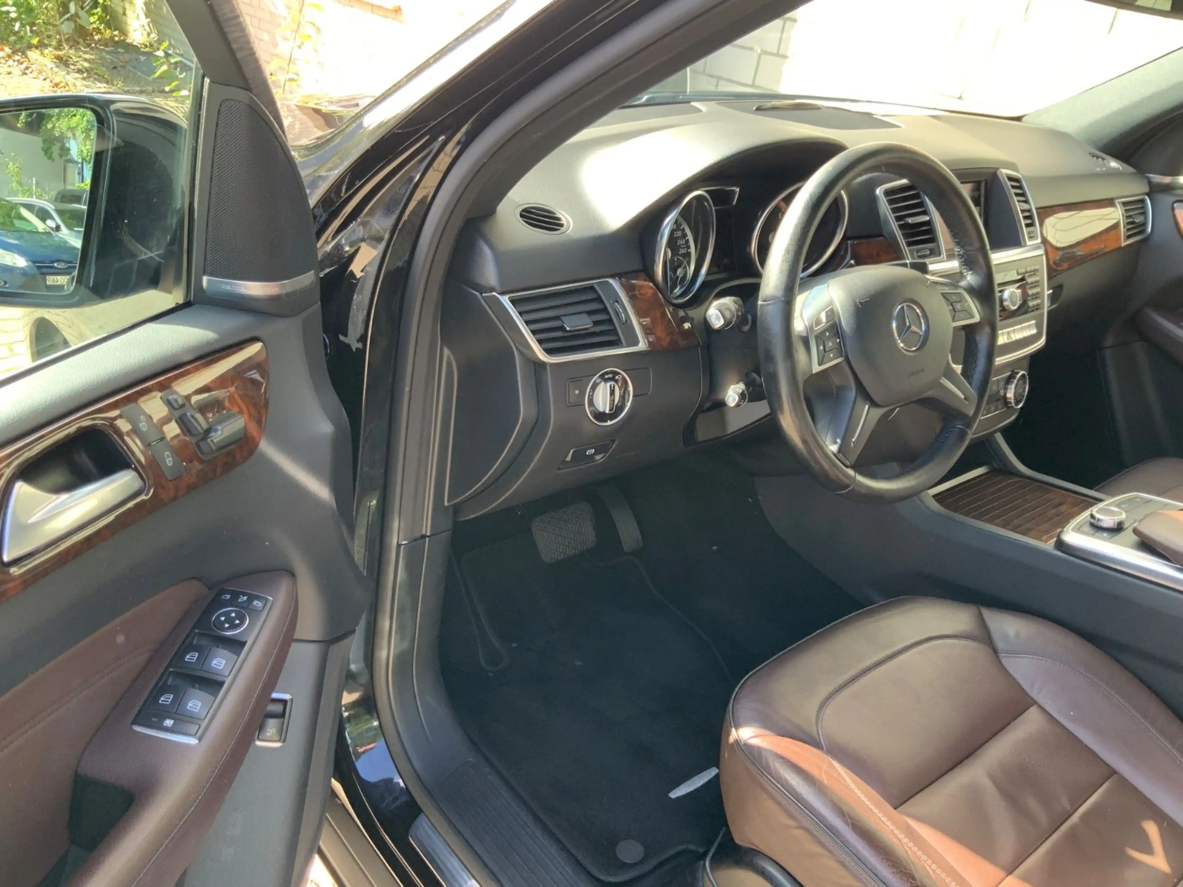 Mercedes-Benz ML 350 CDI BlueTec 4Matic Leder/DisT/AHK/Xen/Kam — photo 15