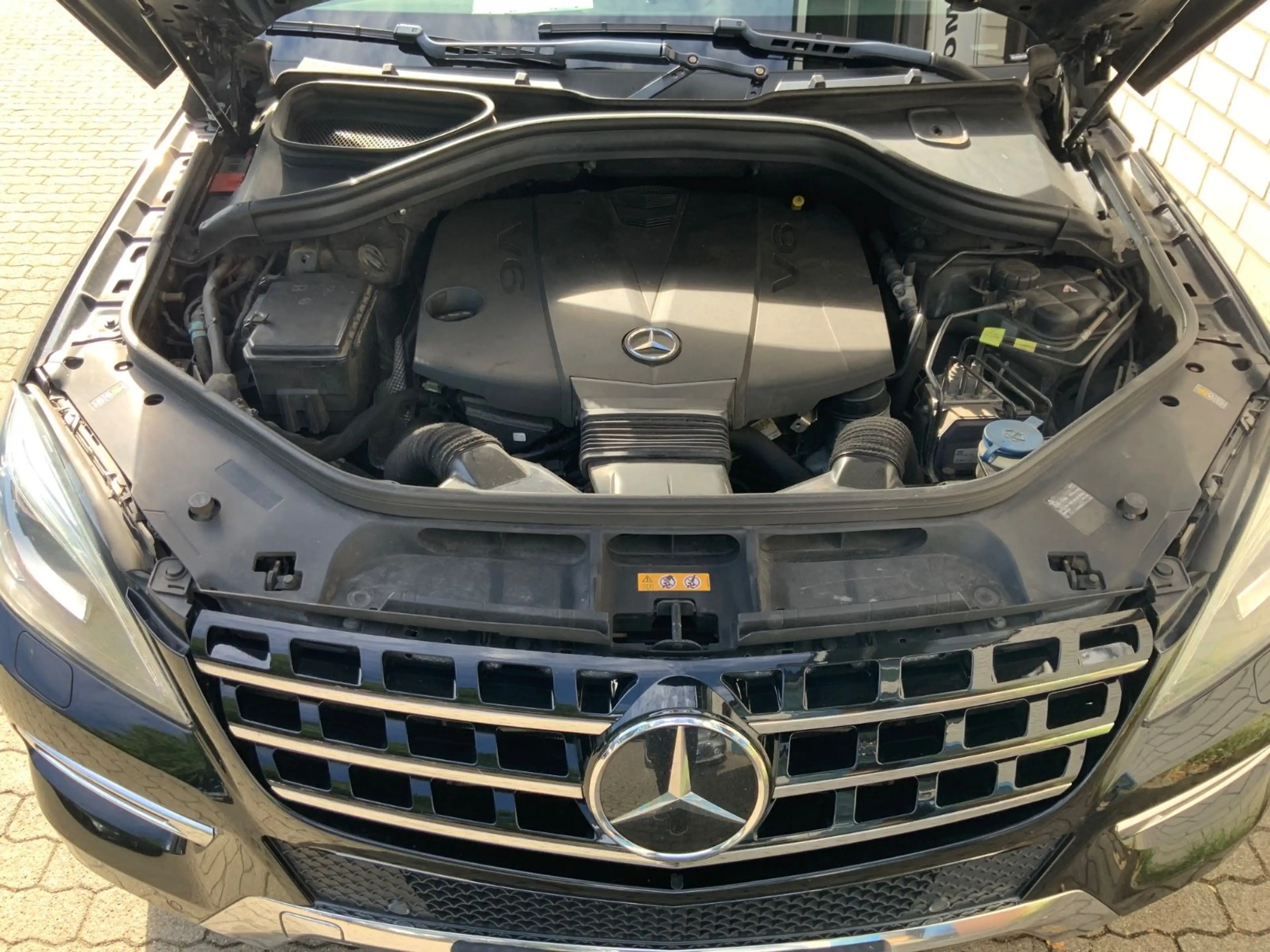 Mercedes-Benz ML 350 CDI BlueTec 4Matic Leder/DisT/AHK/Xen/Kam — photo 9