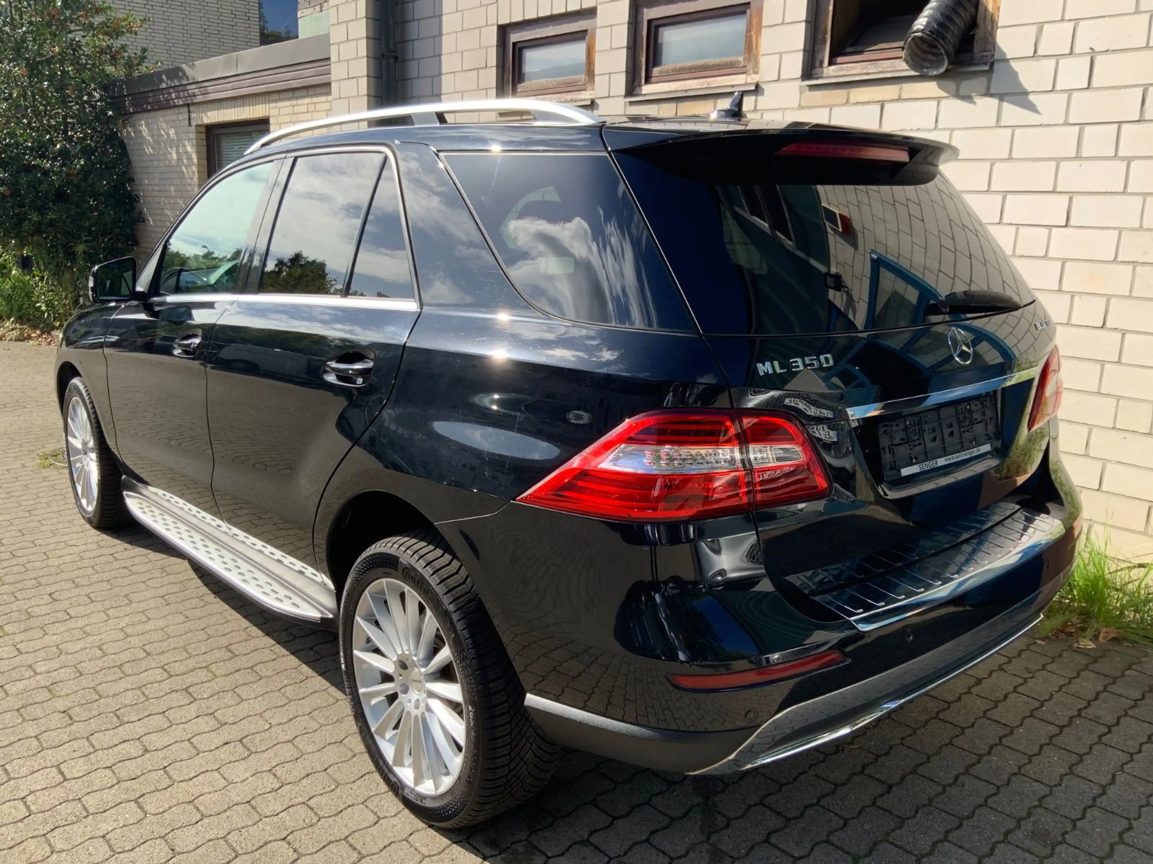 Mercedes-Benz ML 350 CDI BlueTec 4Matic Leder/DisT/AHK/Xen/Kam — photo 4