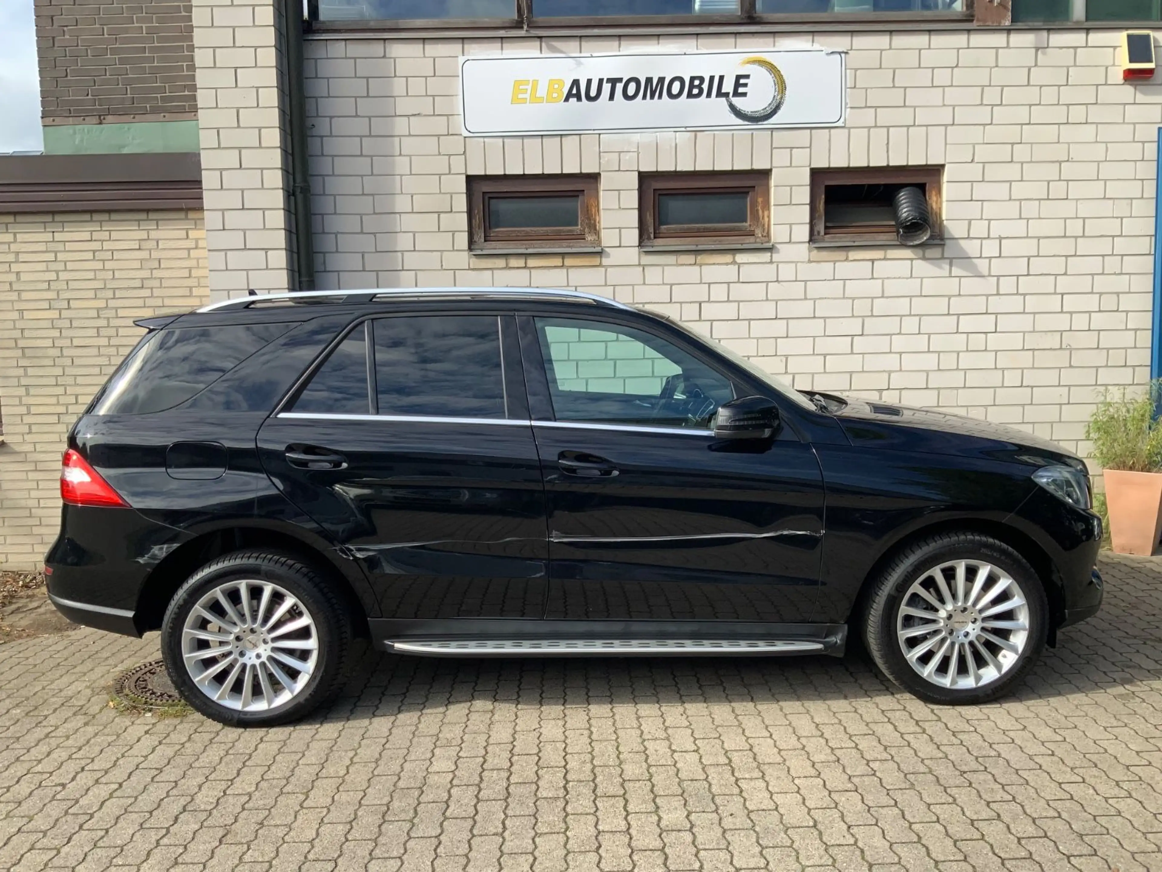 Mercedes-Benz ML 350 CDI BlueTec 4Matic Leder/DisT/AHK/Xen/Kam — photo 6
