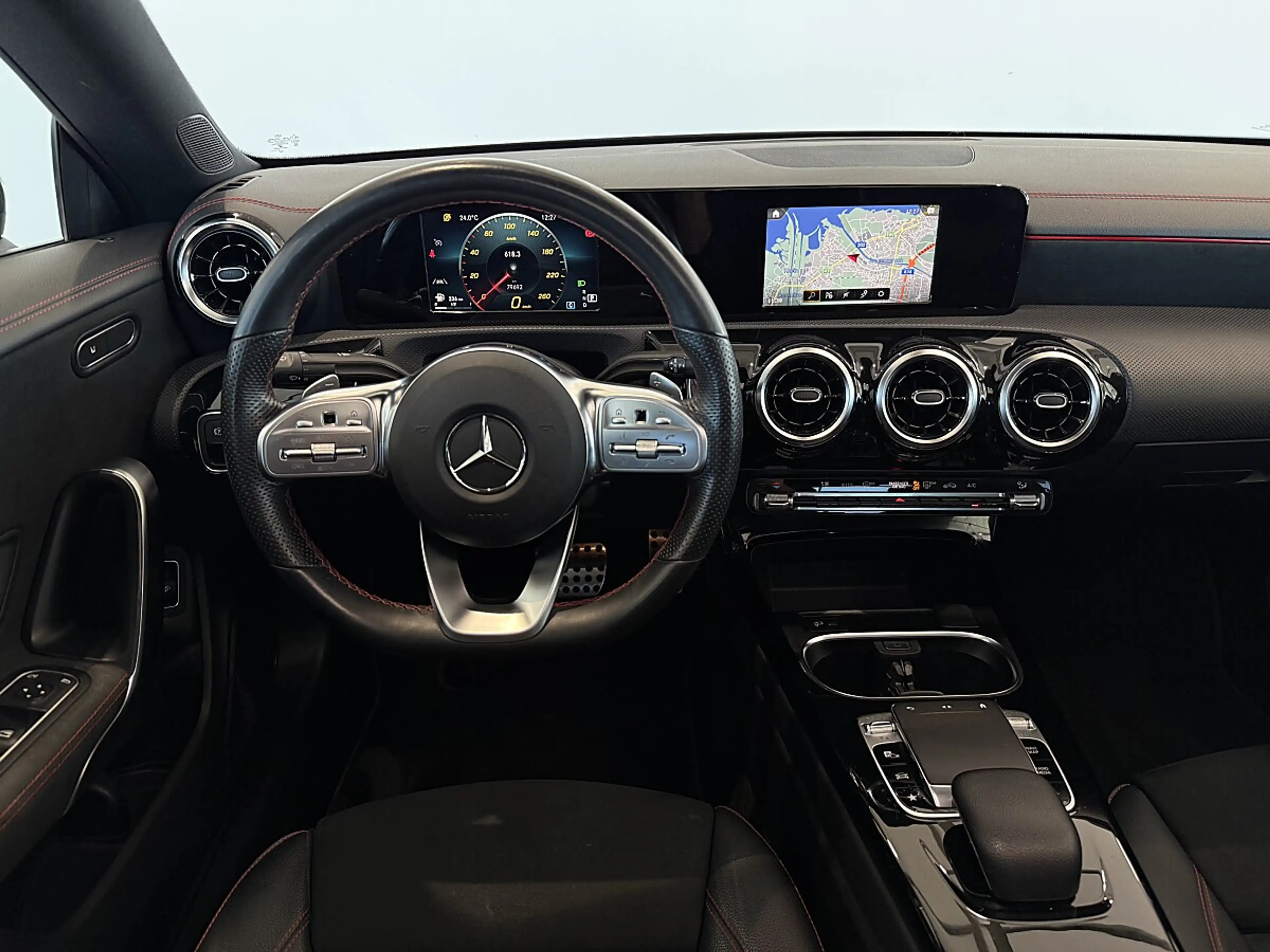 Mercedes-Benz CLA 220 d AMG-Line*Panorama*Keyless*Spur*Kamera — photo 12