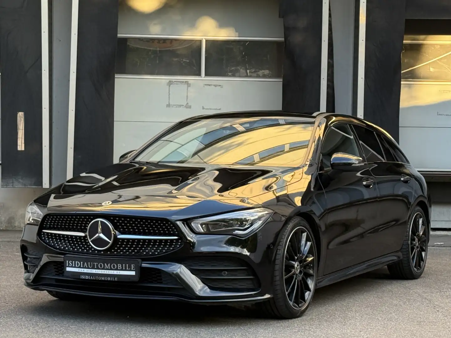 Mercedes-Benz CLA 220 AMG Night LED MBUX Pano Noir - 1
