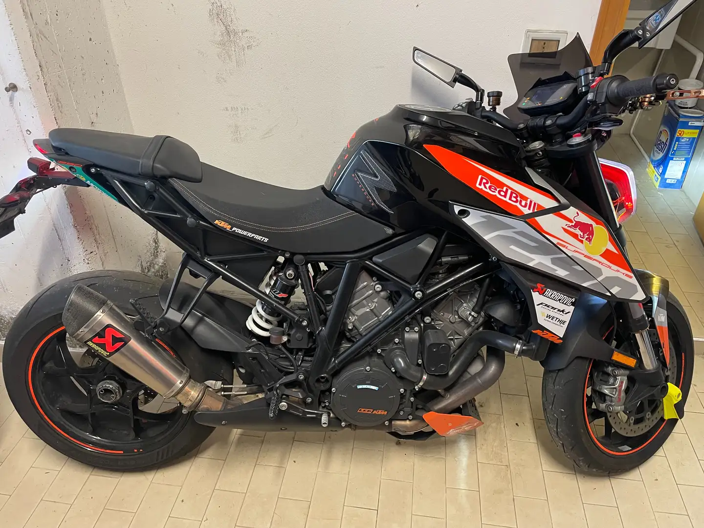 KTM 1290 Super Duke R Negro - 1