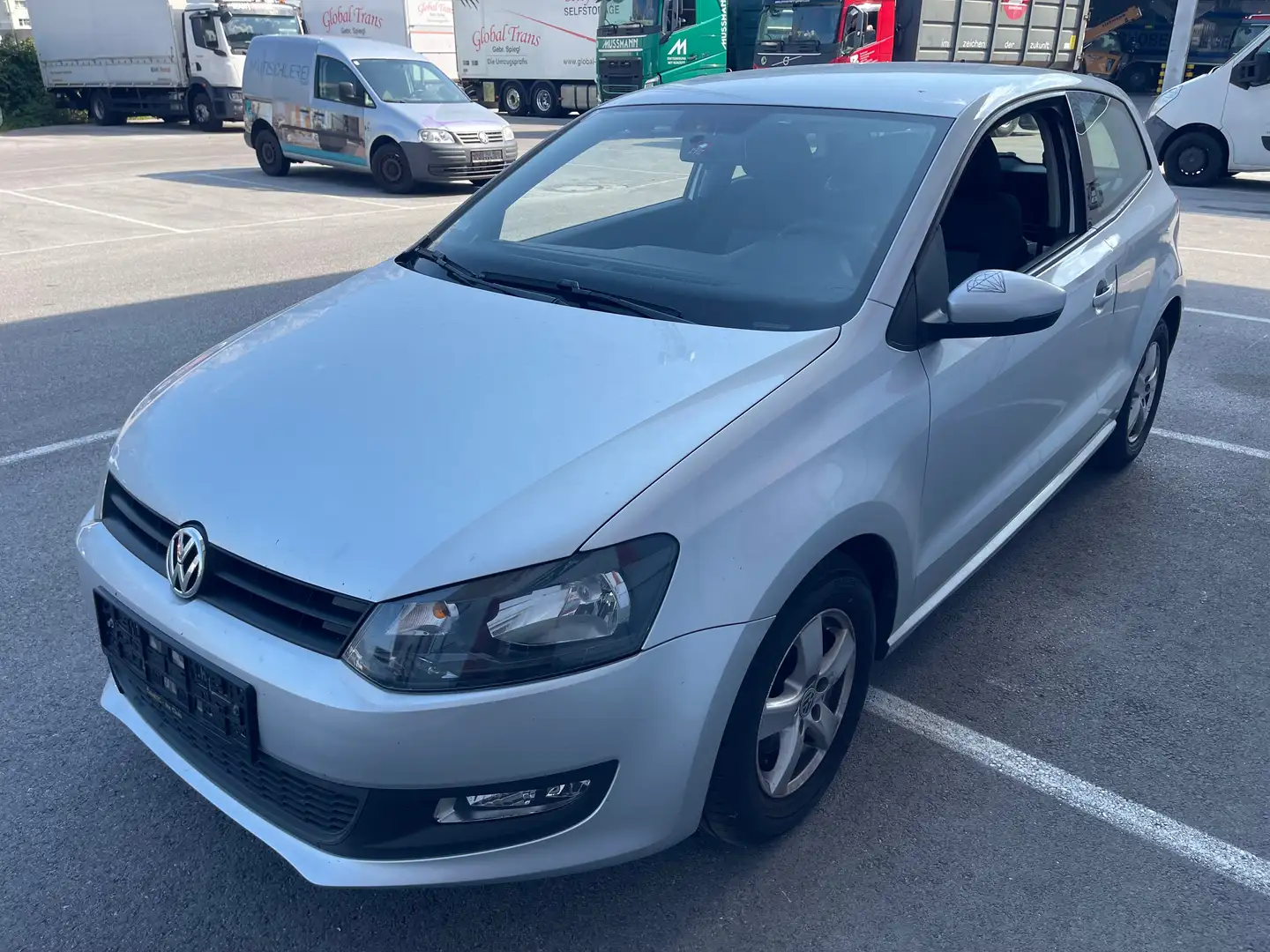 Volkswagen Polo Trendline Grau - 1