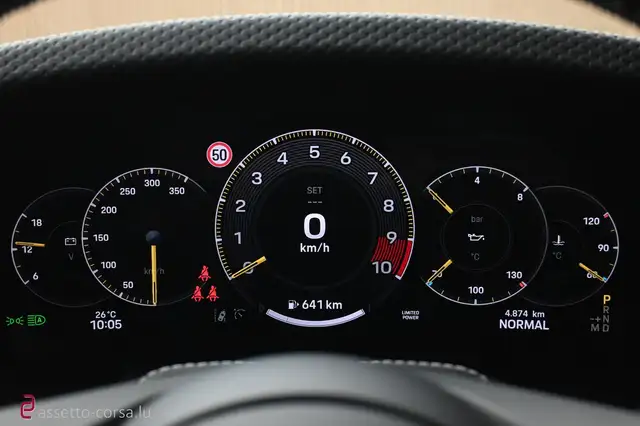 Porsche 911 view 13