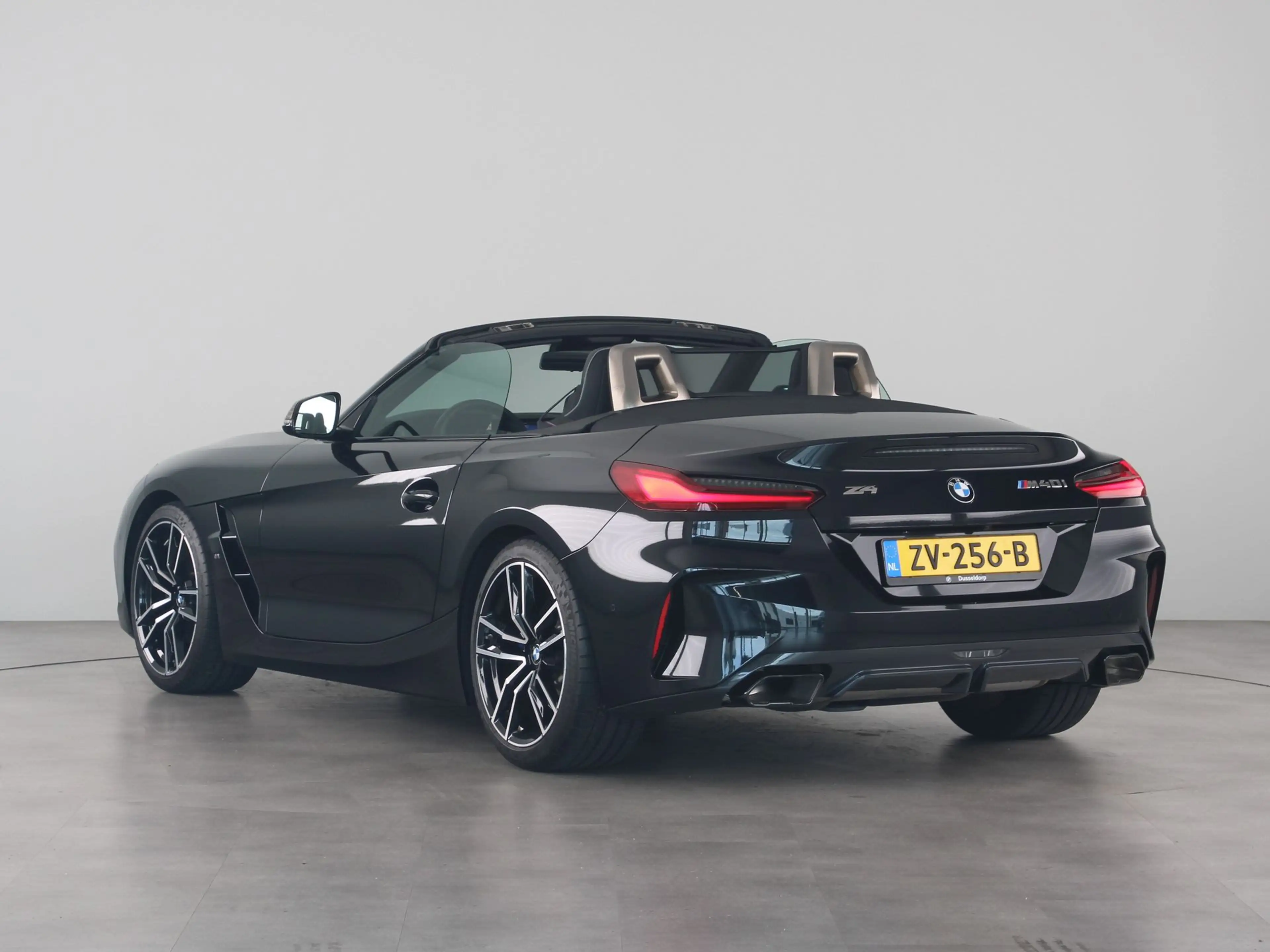 BMW Z4 M40i Roadster High Executive Edition — photo 14