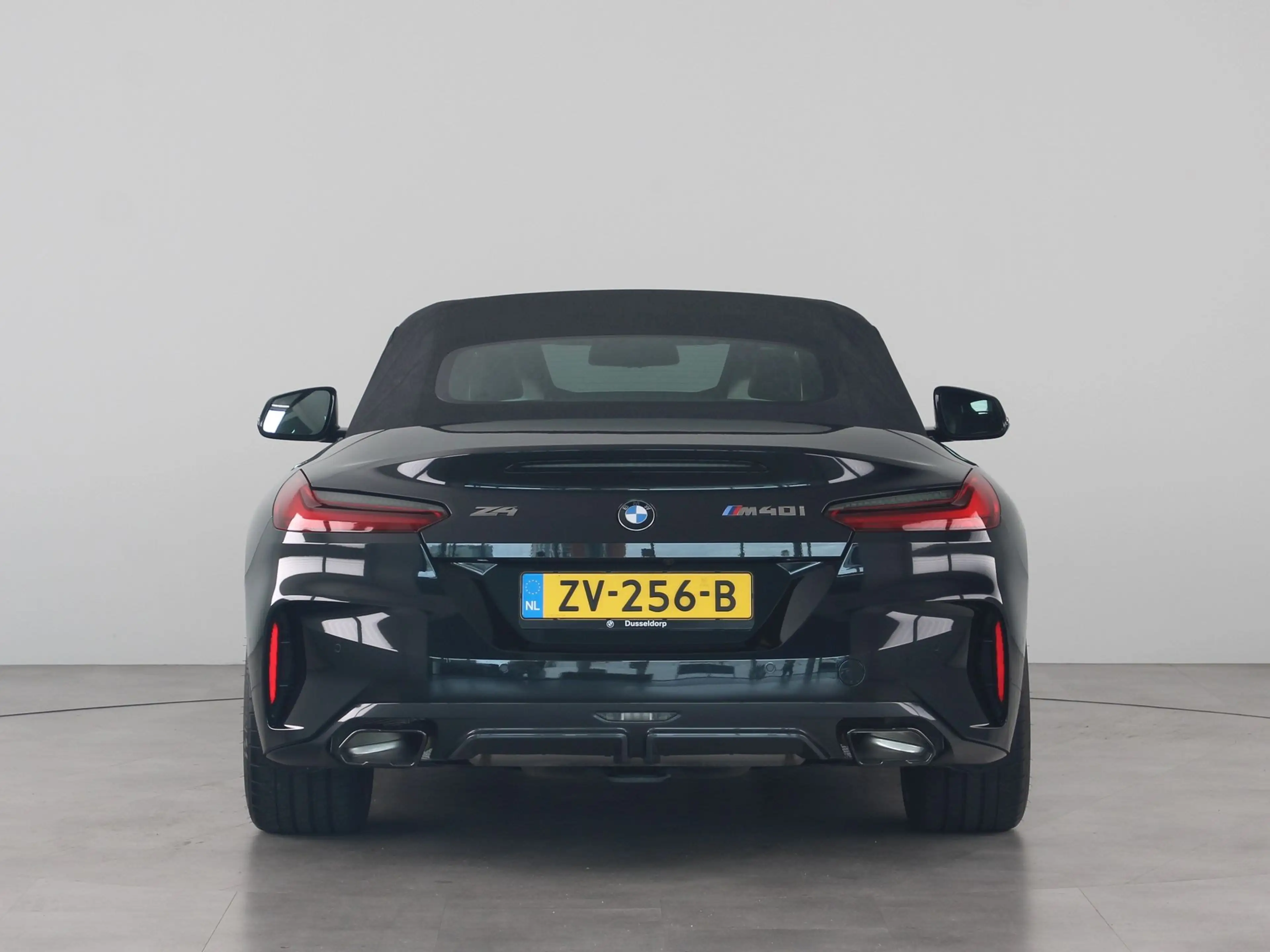 BMW Z4 M40i Roadster High Executive Edition — photo 11