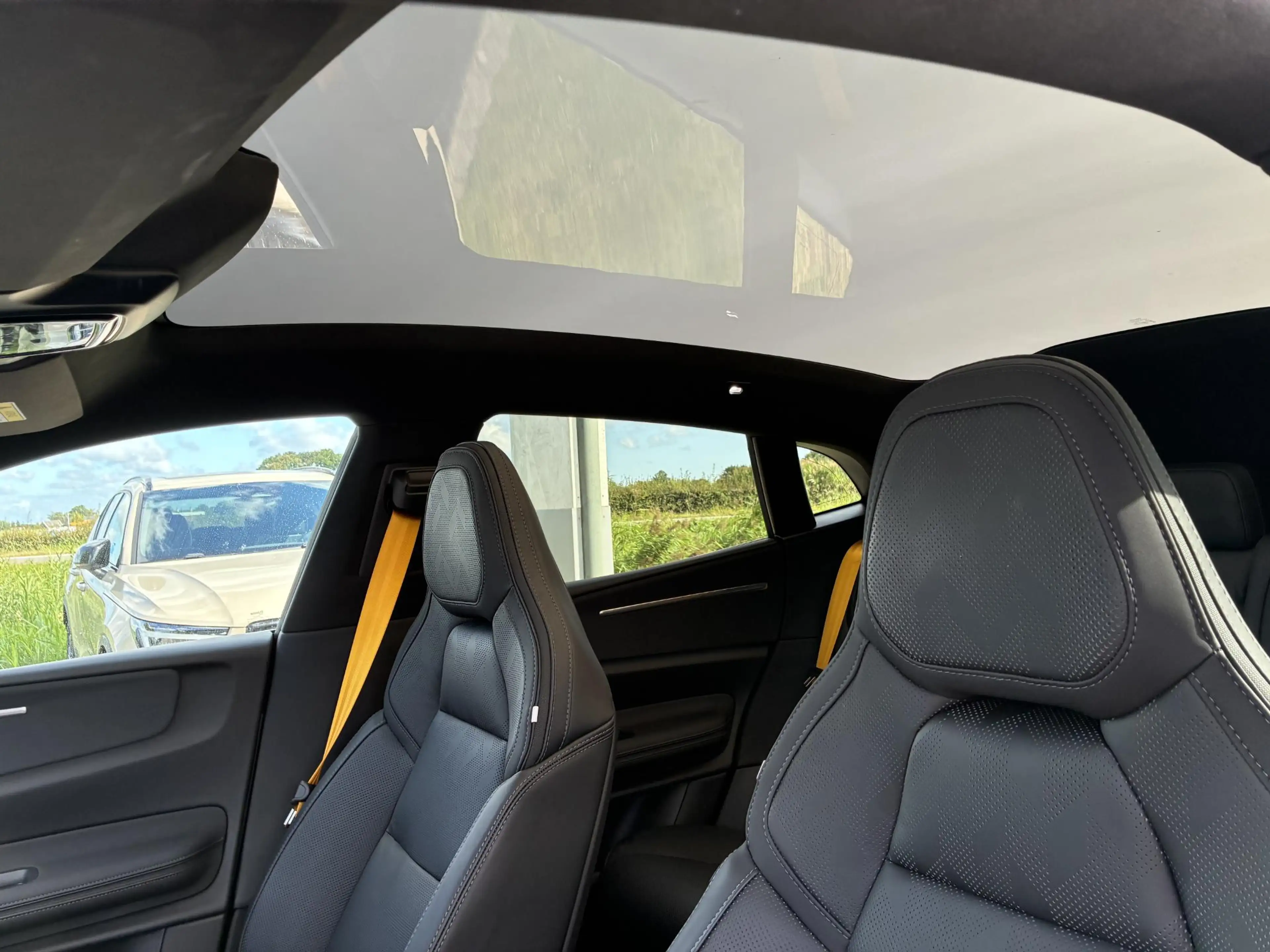 Polestar 4 Long Range Dual motor Performance Plus 100 kWh Per — photo 13