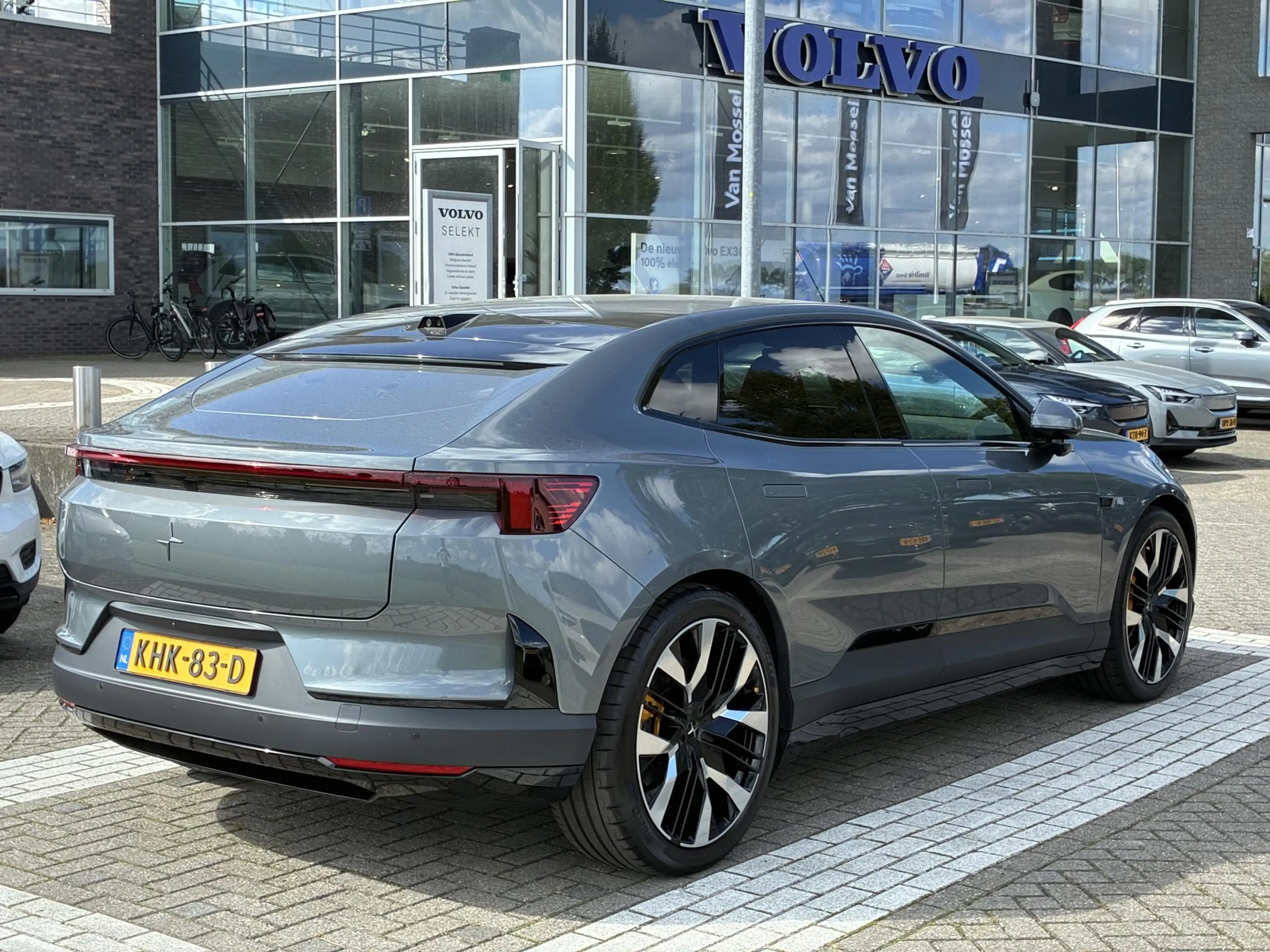 Polestar 4 Long Range Dual motor Performance Plus 100 kWh Per — photo 7