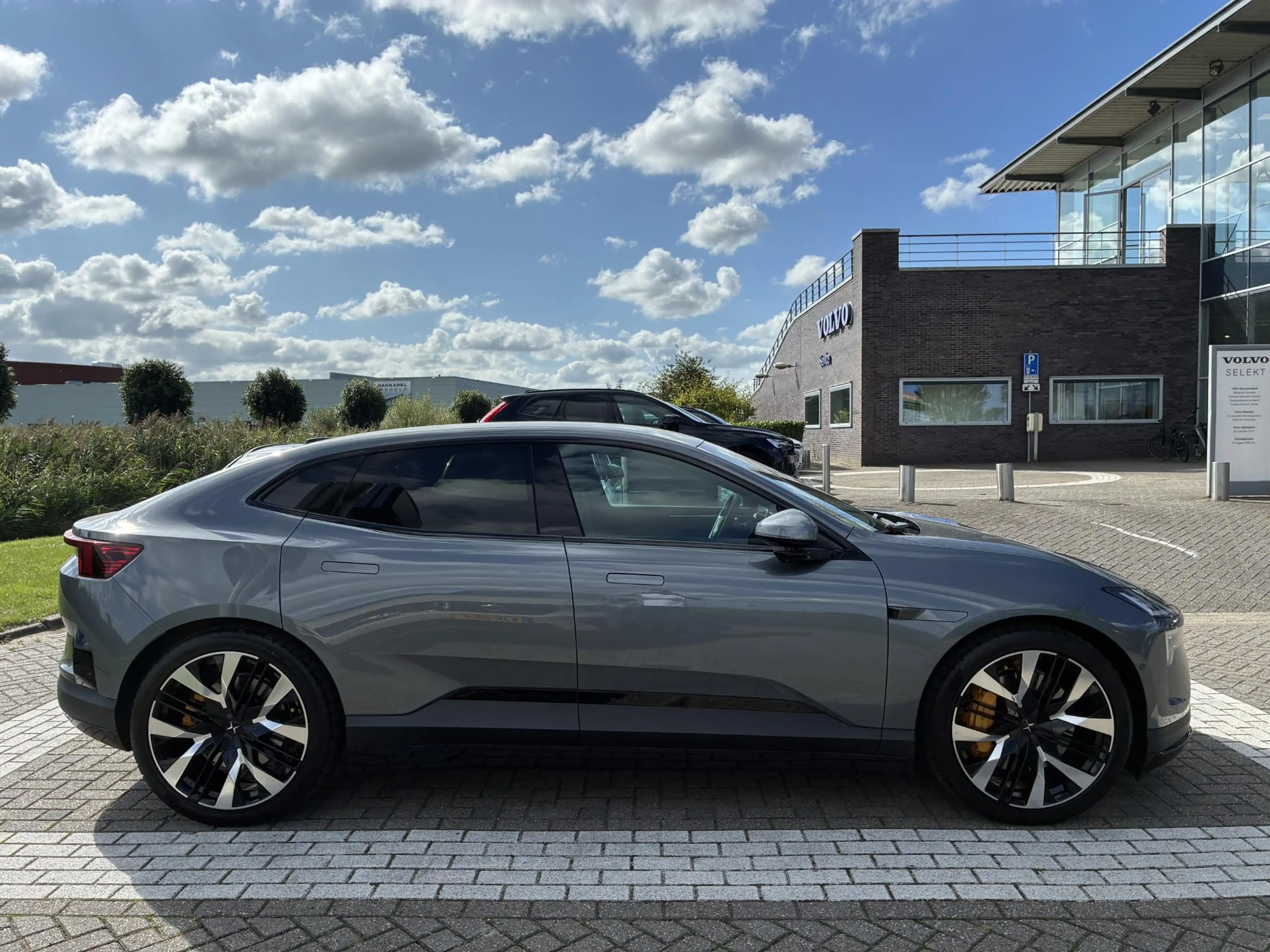 Polestar 4 Long Range Dual motor Performance Plus 100 kWh Per — photo 8