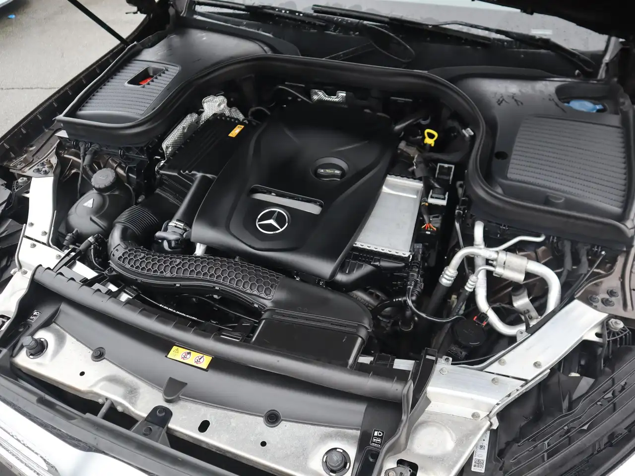 Mercedes-Benz GLC снимка Mercedes-Benz GLC