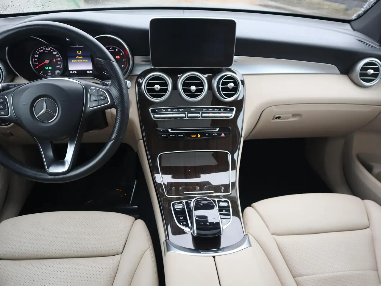 Mercedes-Benz GLC снимка Mercedes-Benz GLC