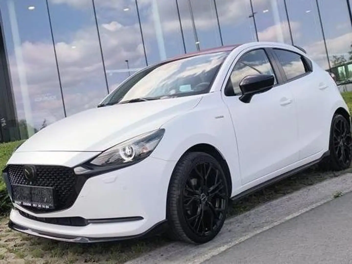 Mazda 2 100th Anniversary - Unieke uitvoering & wagen Wit - 1