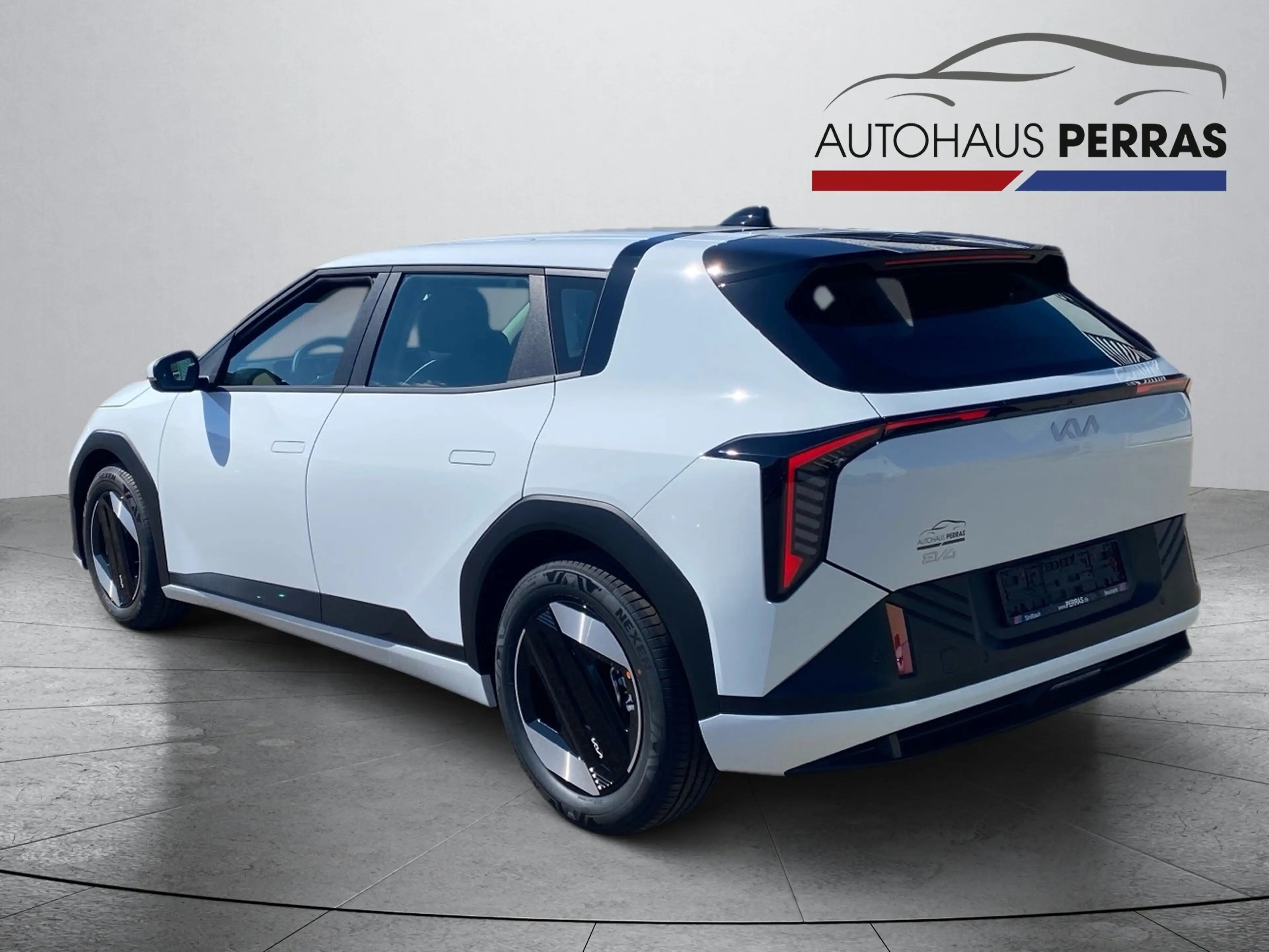 Kia EV4 81 FWD AIR WP ACC+Winterp.+LM+PDC+AUT+SpurH — photo 4