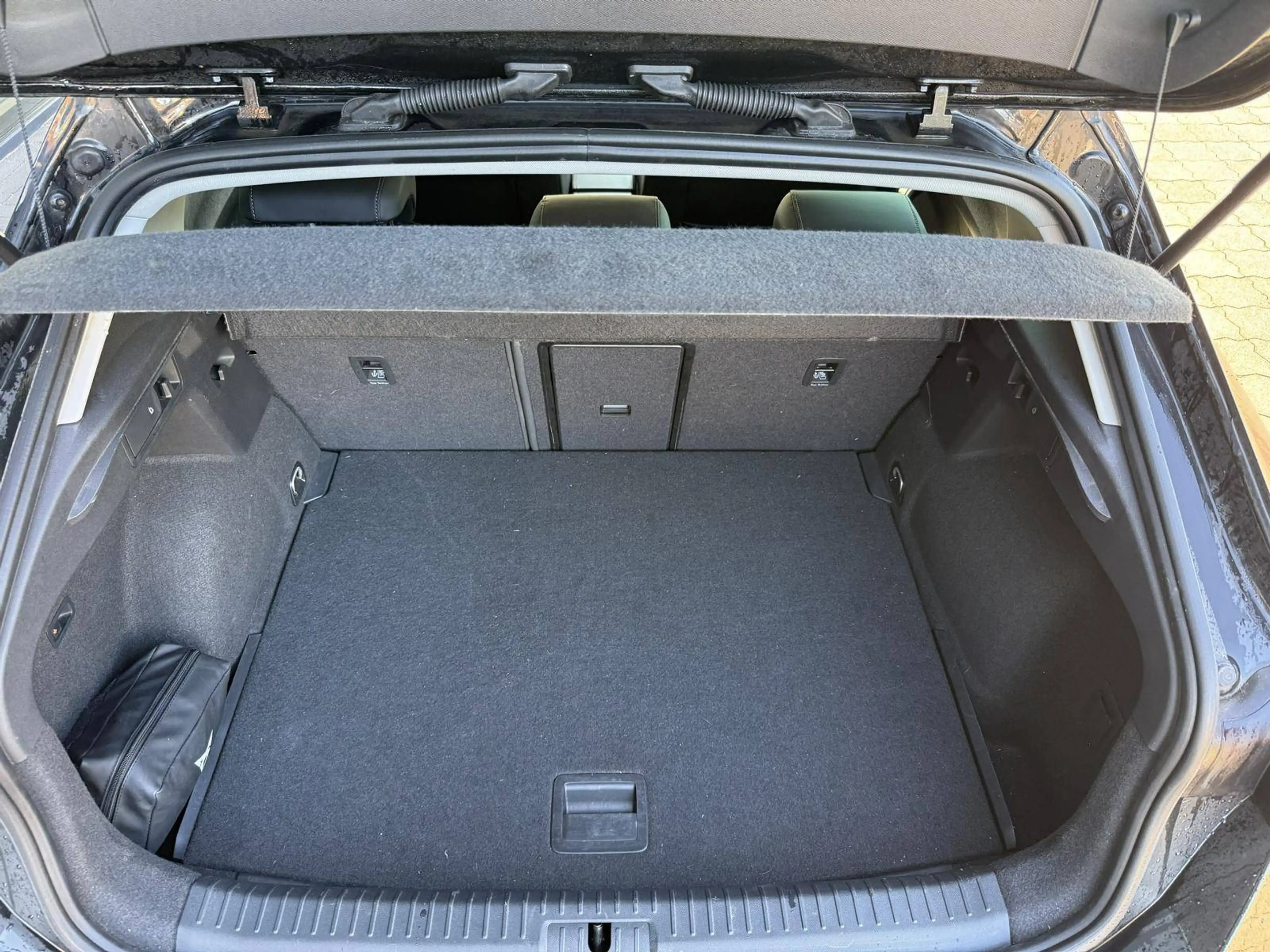 CUPRA Formentor 2.0 TDI 6-Gang- Fahrschulumbau — photo 6