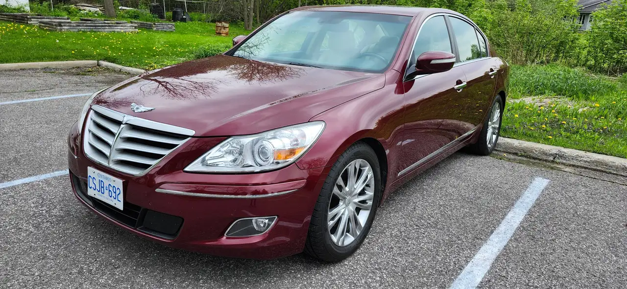 Hyundai Genesis снимка Hyundai Genesis