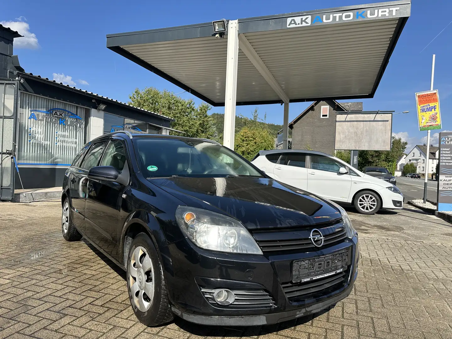 Opel Astra Edition/Klima Schwarz - 2