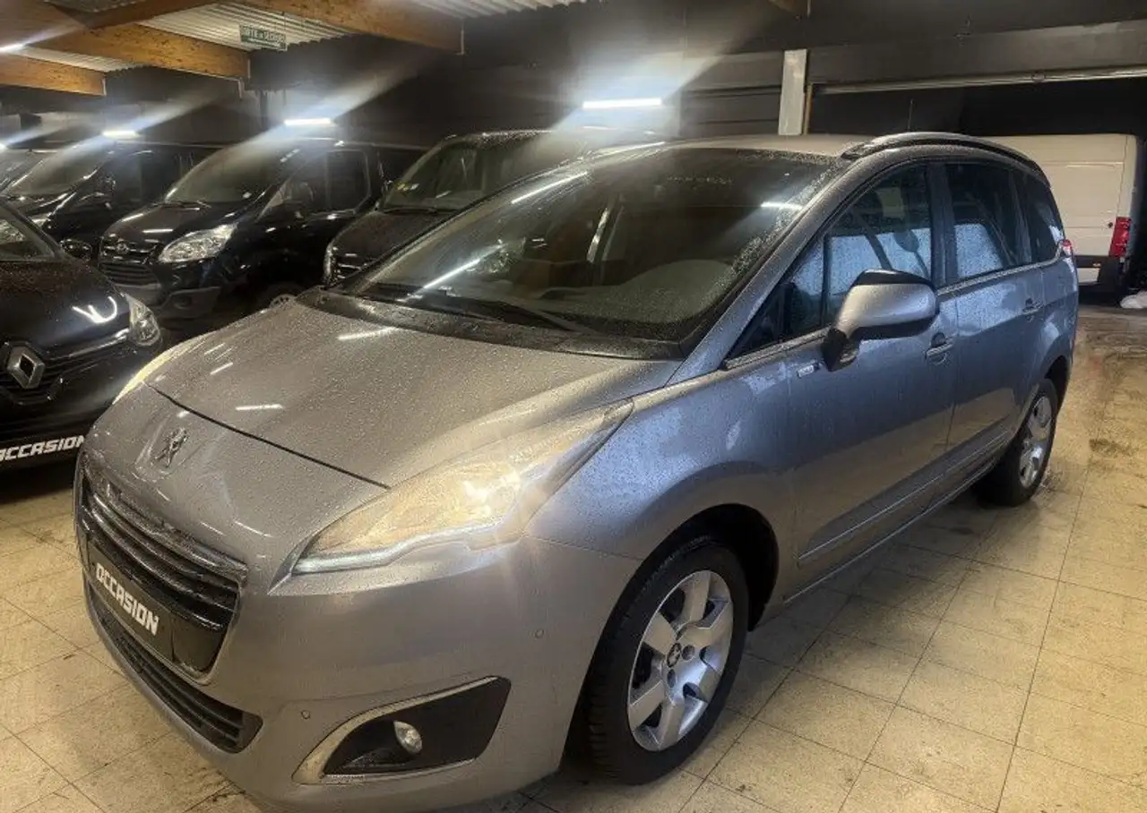 Peugeot 5008 1.6 BLUEHDI 120CH STYLE II S\u0026S